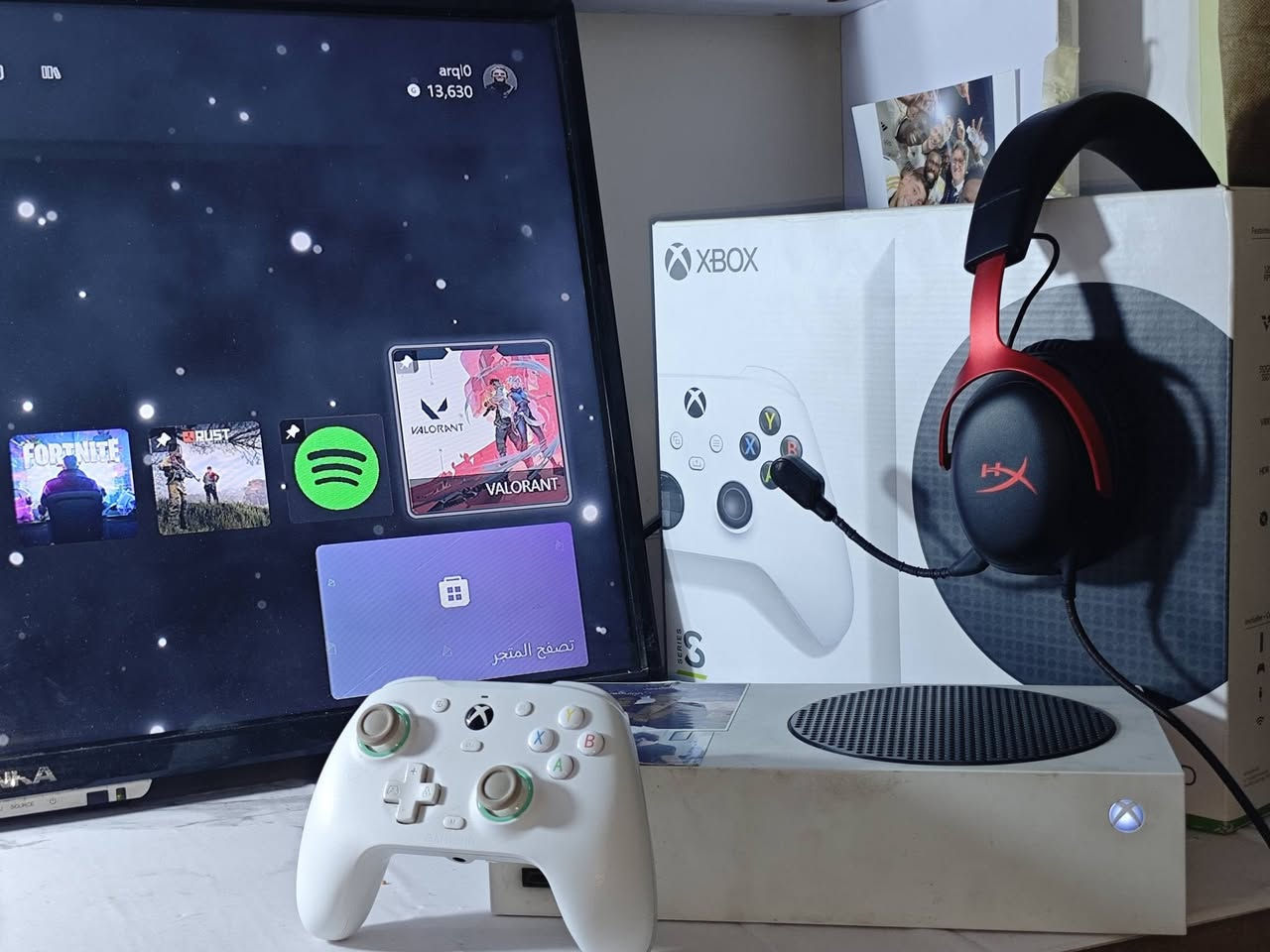السلام عليكم ورحمه الله وبركاته جهاز Xbox Series S استخدام نضيف مع هديه سماعه  HyperX اصليه  ذاكره الجهاز 512 GB السعر 250 وبي مجال كلش بسيط الجهاز يجي ويه جوستك اصليه وملحقاته كاملات الجهاز نضيف سبب البيع ضروف للتواصل *********** مكاني بغداد الكاظميه اكدر اوصل الجهاز للاماكن القريبه عليه مجانا
