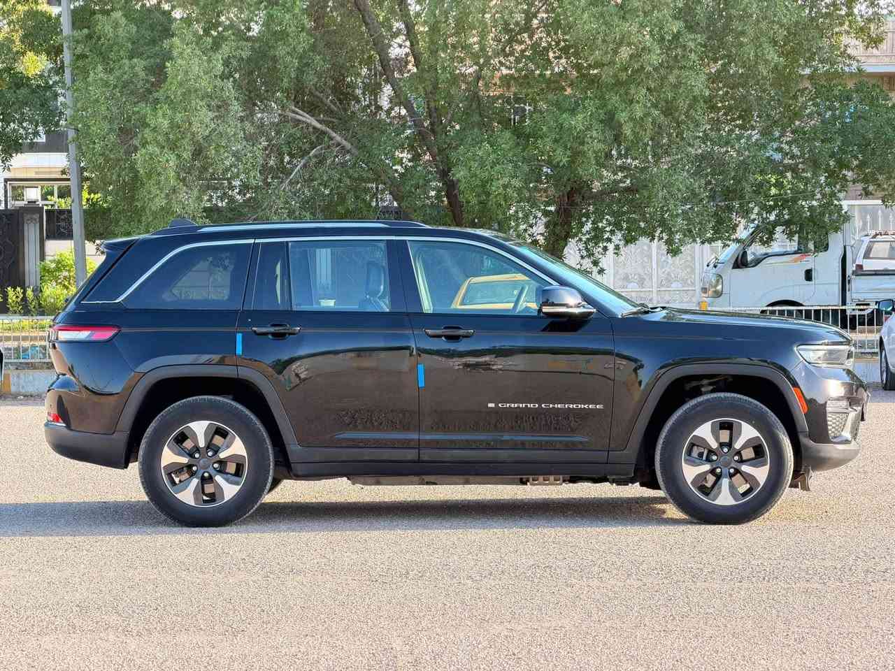 عليكم اخواني عندي Jeep 4xe
لمتدد فول هايبرد بلاكن يعني شحن + هايبرد 2024 لون اسود ماشية 54 ميل ضرر جاملغ خلفي موضح بالصورة صبغ بسيط على كد الضرر تبديل بكلايت خلفي باقي السيارة كله بلادي المواصفات بانوراما ثلاث شاشات تدفأ ستيرن و كل المقاعد تبريد قطعتين صندوق كهرباء مقاعد كهربائية تشغيل عن بعد دخول ذكي نقطة عمياء الداخل جلد اسود بيه هواي مواصفات بعد السعر 30,000$ وبيه مجال المكان بغداد
حي الاعلام رقم الهاتف ***********
متواجد واتساب بغداد, العراق
