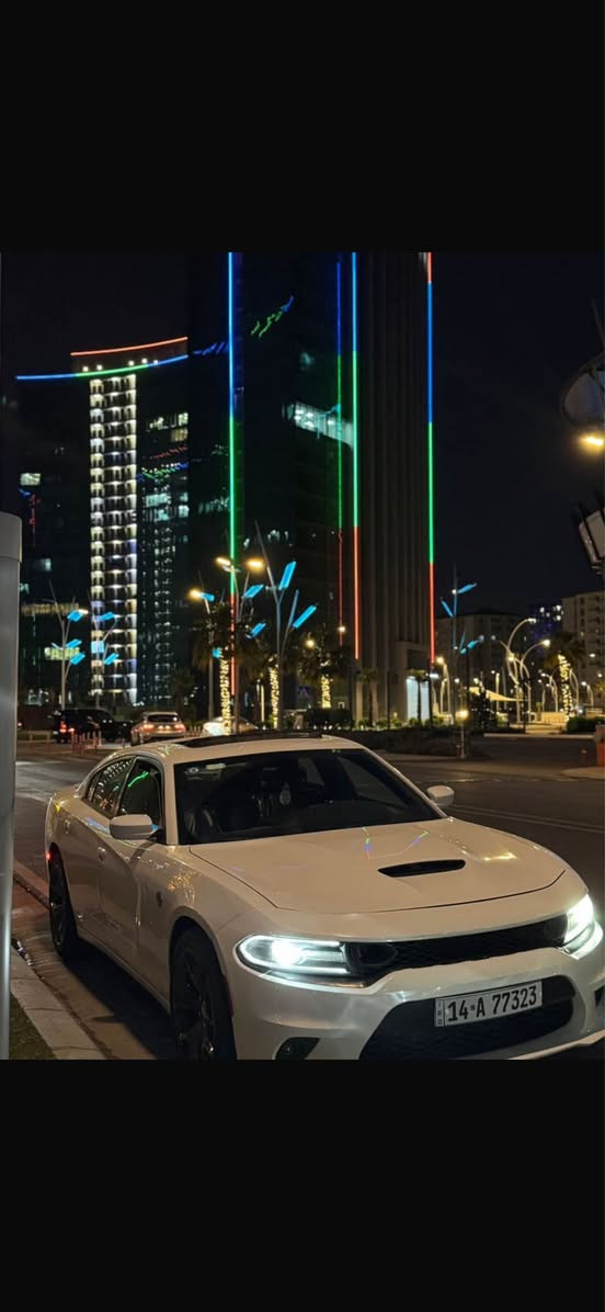 سياره فول فتحه كشنات جلد + تبريد 
لون ابيض رقم بصره بسمي تحول ثاني يوم 
فور ويل ومغلغ 
مكينه 6 
سعره 145 وبها مجال
رقمي *********** أربيل, العراق
