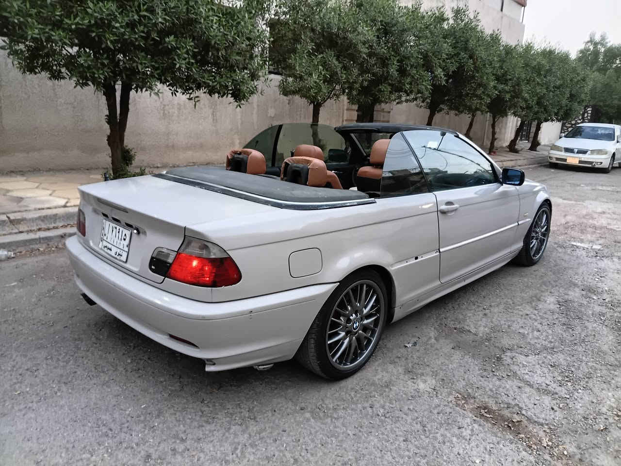 بي ام • موديل ٢٠٠٠ • شاشة كاميرا