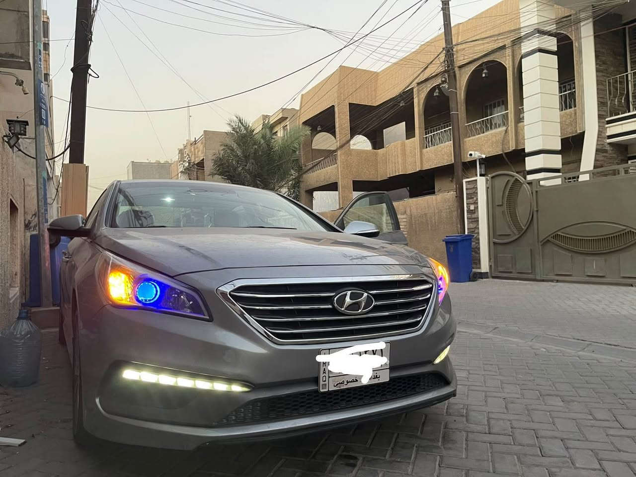 السلام عليكم 
للبيع فقط 
سوناتا 16 سبورت امريكي 2400 gdi حادثهة جنطة ودعامية خلفية موضحة بالصور ماشية 94 الف حقيقي رقم بغداد 
الموصفات 
بصمة ونظام ترحيب عند الاقتراب 
رادارات خلفية 
فتحة 
اشاير بالمري 
تحكم ستيرن كروس سرعة 
3 انظمة (سبورت - ايكو - عادي) 
تبريد قطعتين خلفي امامي 
كشنات جلد ومخمل تدفئة بالكشنات الامامية 
 كامرة دوارة
المحرك لوك ممفتوح ابدا غير للادامة هاي الي يسون عليهة دعاية 
السيارة بيهة شخوط بالبنيد فقط سيارة كاملة قبل ايام مسويلهة حمام وبولش تشغل وتطلع وين ميعجبك 
السعر 123 وبيهة مجال وخادم 
الي تخدمه السيارة خادم اله والي متخدمه على راسي 
مكان السيارة بغداد / الغدير / شارع التوت 
للاستفسار *********** بغداد, العراق
