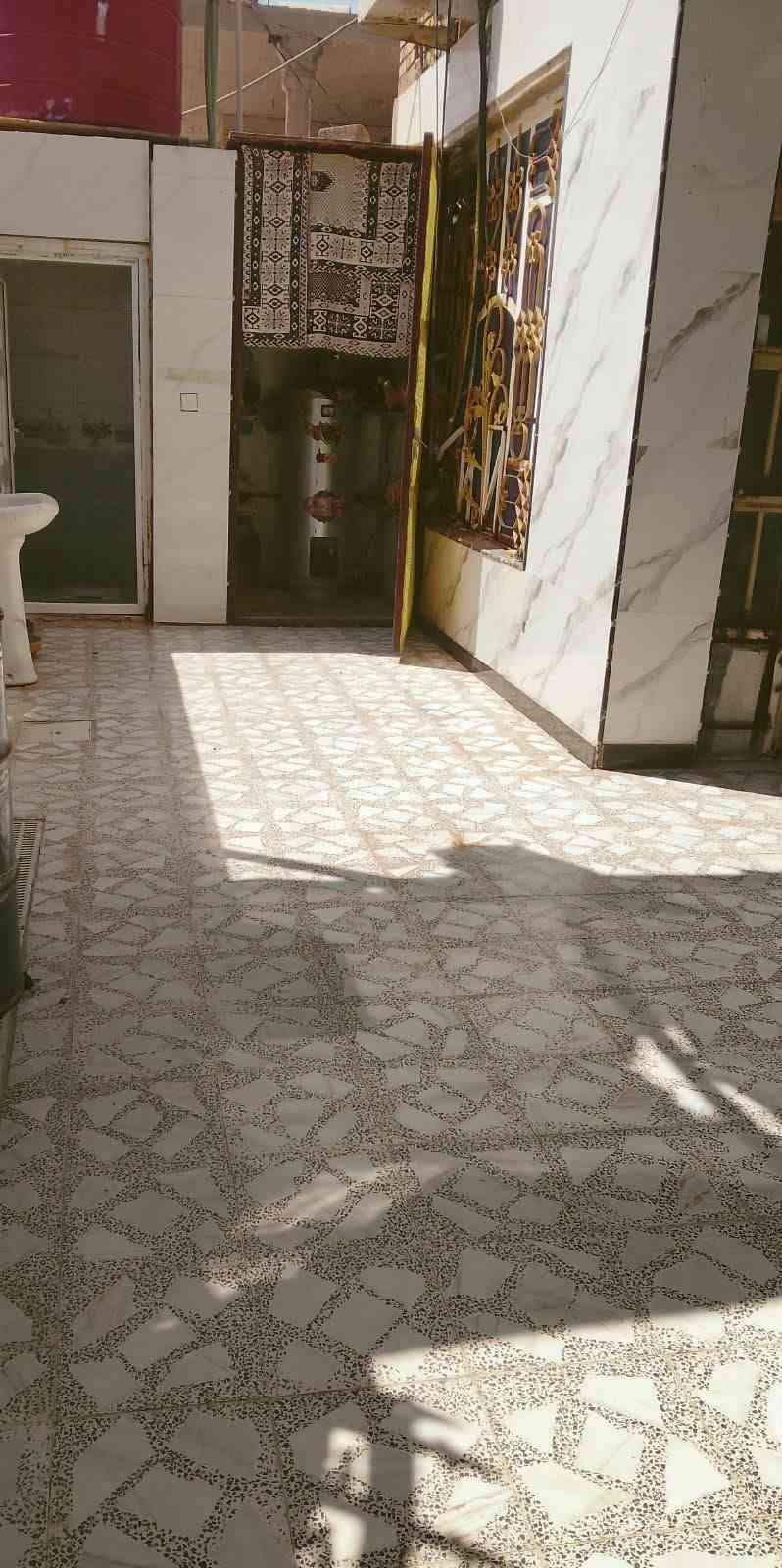 دار للإيجار
المساحه200 متر
طابقين
الاجار400 قفل
الدلاليه50
تواصل واتساب *********** 
  العنوان
 خلف سيد جميل منطقه هادئ ومقابيله ساحه وكل شي متوفر بيهه وعلى شارع وتبليط وكليته الخدمات متوفر والبيت نضيف درجه ثانيه الطباق الاول بي 3 غرف كبار وغرفه منهم سويت مع صاله 6 في 4 مع مطبخ 5 في 4 مع استقبال 8 في 4 حمام داخلي وصحيات داخلي وخارجي وطارمه وطباق ثاني صاله مفتوحه على قياس الجوه مع مشتمل يحتوي على غرفه 8 أمتار وصحيات ومطبخ 4في 5 والمشتمل بناء جديدوالبيت نضيف جدا نضيف
