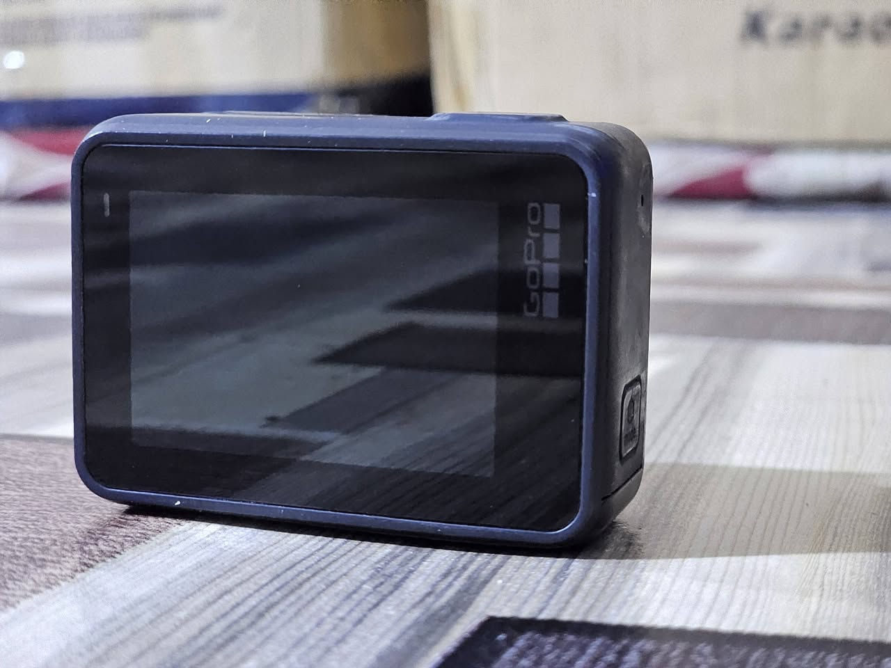 للبيع كامرة جوبرو 7 
دقة الفيديو: تصور بدقة تصل إلى 4K بمعدل 60 إطاراً في الثانية، وبدقة 1080p حتى 240 إطاراً للحركة البطيئة.دقة الصور: تلتقط صوراً ثابتة بدقة 12 ميجابكسل.مانع الاهتزاز: تحتوي على تقنية HyperSmooth لتثبيت الفيديو ومنع الاهتزاز بشكل احترافي بدون الحاجة لحامل إضافي.مقاومة الماء: مقاومة للماء لعمق يصل إلى 10 أمتار (33 قدماً) دون الحاجة لغطاء حماية خارجي.الشاشة: شاشة لمس بحجم 2 بوصة لسهولة التحكم في الإعدادات.المميزات الذكية: دعم تصوير الفاصل الزمني المتطور TimeWarp، الأوامر الصوتية، وإمكانية البث المباشر

نضافتة ٩٥ قليل الاستخدام 
استعمال شخصي 
وياها كفر حامل باور 
يعني هم درع حماية الها و هوه باور وتجي بي قاعدة ينشد على استان

السعر ١٧٥ مو شراي لا تعبني ولا تدل خاص 
***********
