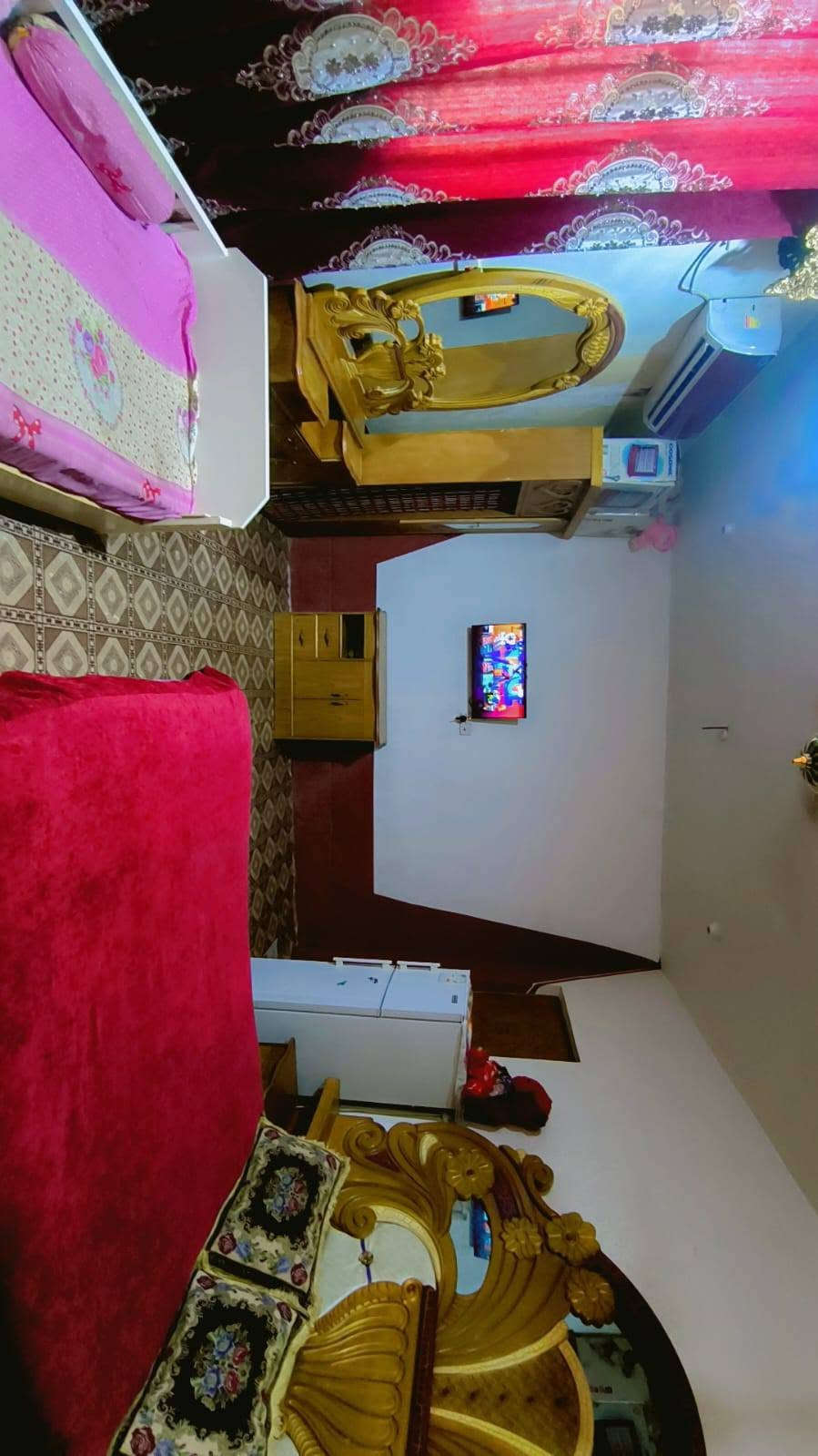 بيت طابقين للبيع/ استقبال 12×4 سقوف ثانوية مطبگ سيراميك وبورسلين الارضيه /المطبخ 5*5سيراميك لسقف صاله كبيرة كلش مفتوحة على الطبق الثاني/ غرفة عدد 6 القياس 6*4 كلهن نفس القياس حمامت وتوليتات ومغاسل مساحة البيت 400 متر طارمة حديقة گدام البيت نص دونم الخدمات ماء ئساله تبليط يوصل الباب البيت مدارس بتدائية و متوسطة البيت يرهم حسينيه ويرهم مدرسه اهليه بناء حديث الاتصال والوتساب والاستفسار ***********

نص مكتوب في الصور:
- REDMI NOTE 8 PRO AI QUAD CAMERA