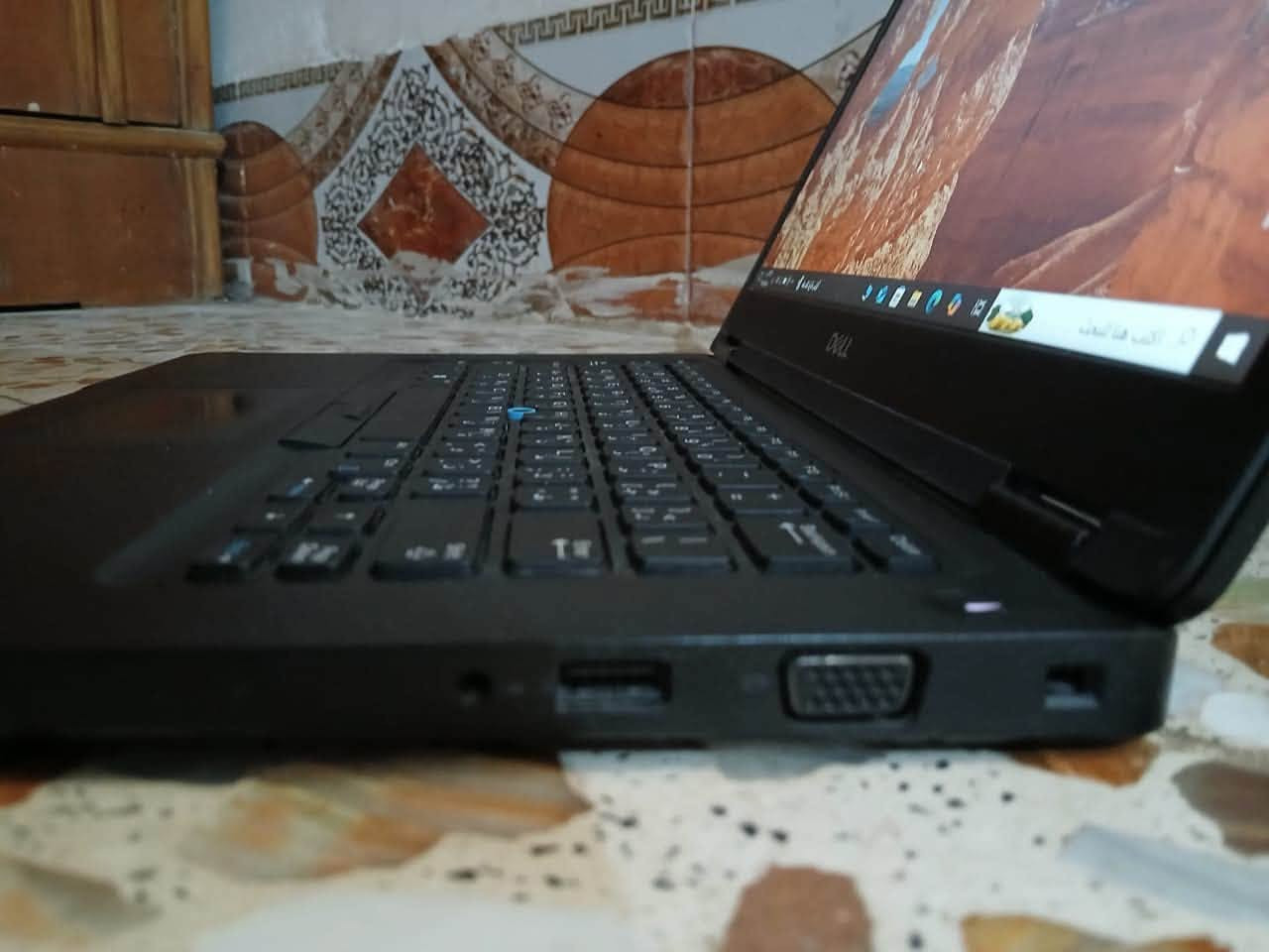 السلام عليكم 
لابتوب Dell جيل العاشر للبيع

معالج: Ryzen 5 pro 2500 يعادل intl core i5 10310 
رام: 8 DDR
هارد: 250  SSD m.2
كرت شاشة الداخلي: مدمج يفتح 8GB
كرت شاشة خارجي: 1GB AMD Radeon vega 8 Graphics
دقة الشاشه: FHD (1920*1080)
حجم الشاشة: 14 انج
تشغل يوتيوب  وسينمانه 4K

الابتوب موجه للالعاب والبرامج الهندسية يشغل الوتكاد والفوتوشوب وباقي لبرامج الهندسيه بسلاسه تامه
البطاريه ادوم 4 ساعات انطيك ضمان 3 ساعات

يحتوي على منافذ متعدده 
منفذ يوسبي عدد 4
منفذ لان
منفذ اج دي 
منفذين شحن

الابتوب مستخدم شي بسيط
الملحقات: الشاحنه الاصليه مالته

السعر: 200 الف وبي مجال 
التواصل خاص او على رقم الهاتف اتصال او واتساب 
***********
