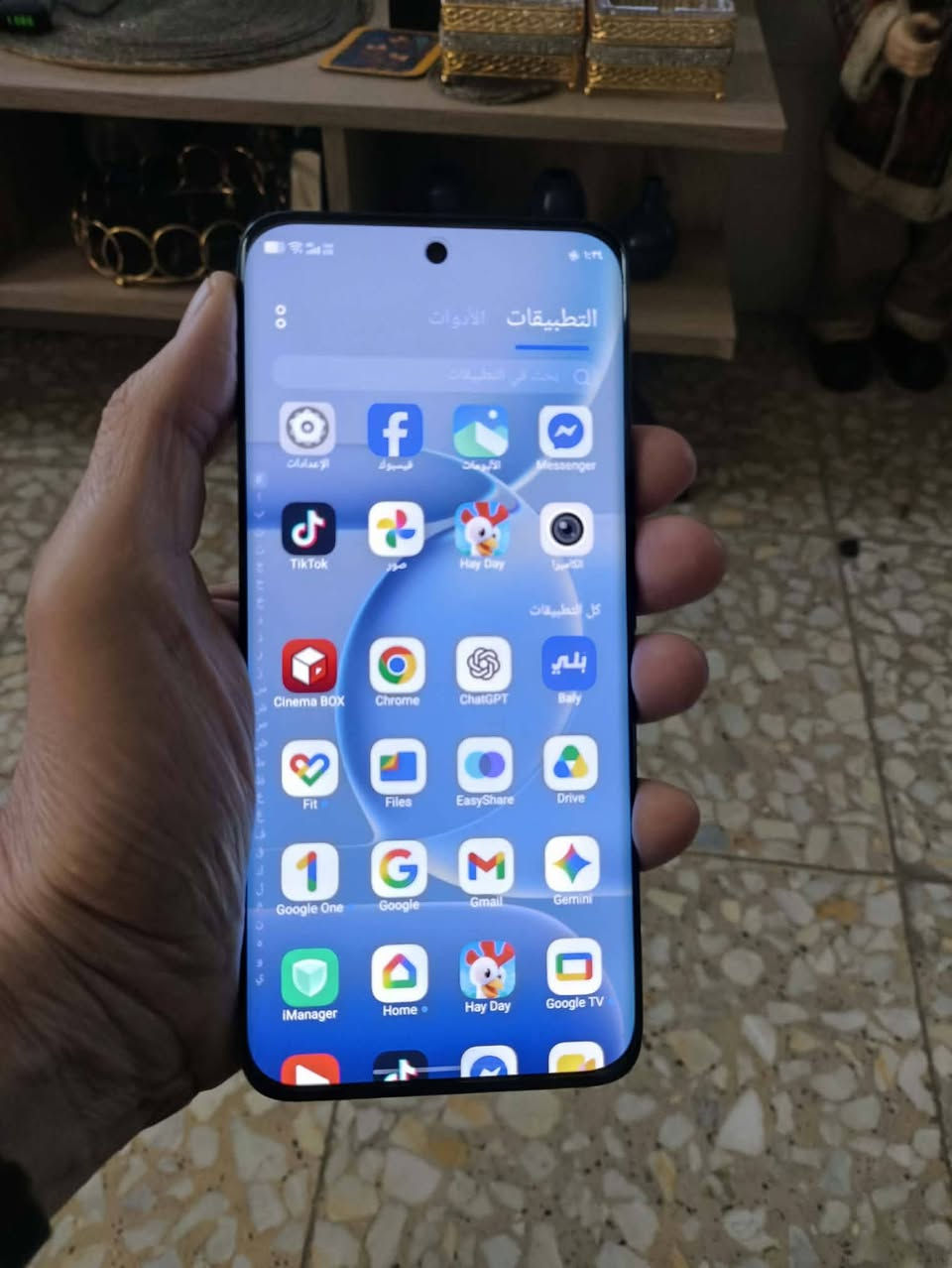 السلام عليكم فيفو v80 لايت 5g ذاكرة 256 الرام 16 شاشة امولد 1.5k بتردد 120 هيرتز منحنية بصمة بالشاشة معالج دايمنستي 7360 تيربو سماعات ستيريو مقاوم للماء باعلى معيار ip69 كامرة خلفية بمستشعر سوني تدعم تصوير 4k الامامية 32 تدعم تصوير 4k بطارية ضخمة بسعة 7050 ملي امبير تدعم شحن 44 واط ويدعم الشحن العكسي والاسلكي نظافة الجهاز 100% اخو الجديد زلغ مابي بيع او مراوس حسب القناعه بدون ملحقات اكرر بدون ملحقات السعر 330 الف مكاني بغداد اخوان ماعندي توصيل *********** الشراي فقط يراسل
