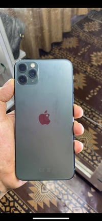 آيفون ١١ برو ماكس • بطارية ٧٤ • نجف