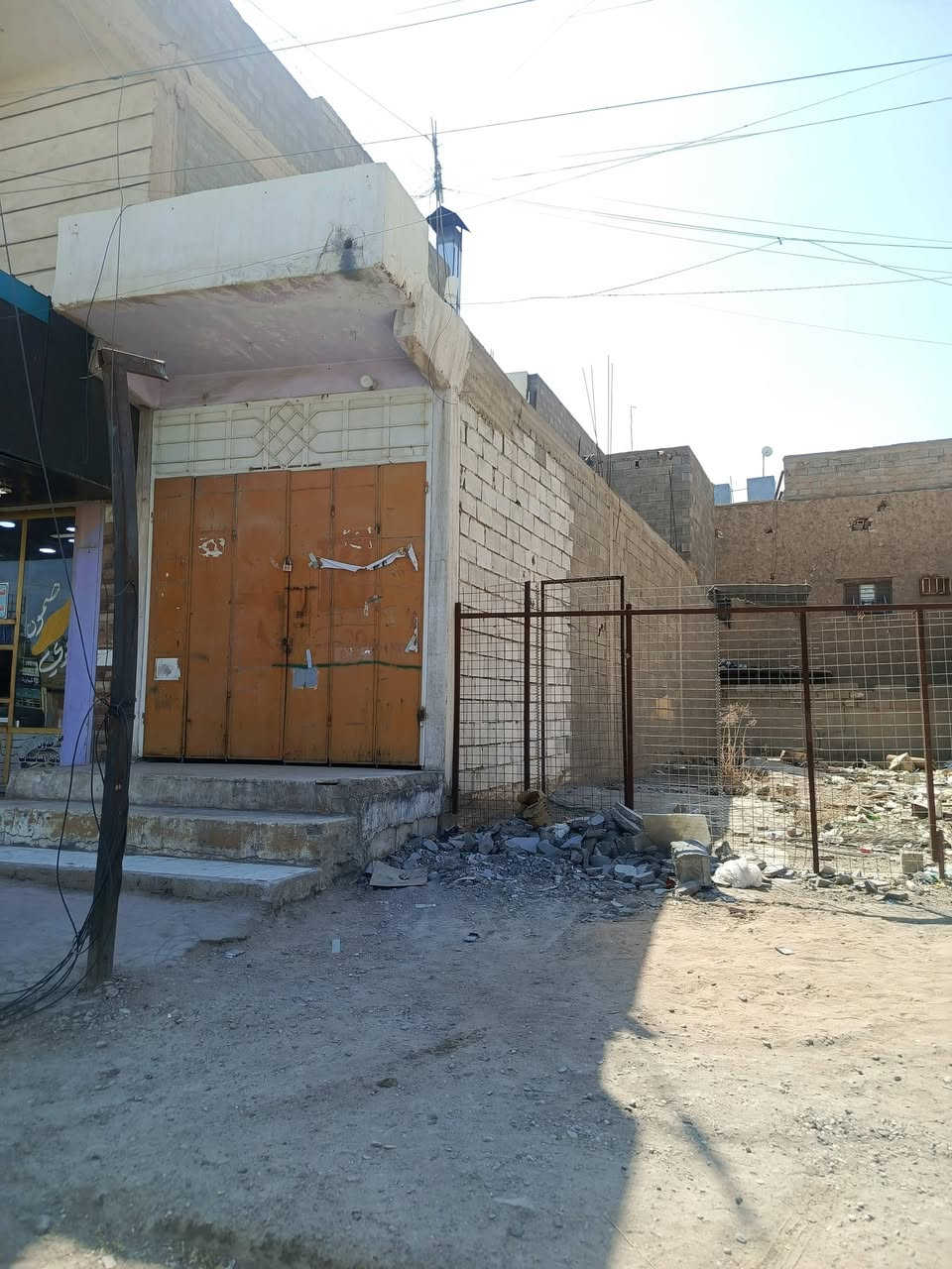 محل للايجار • حي العمال • ٣×٢٣م