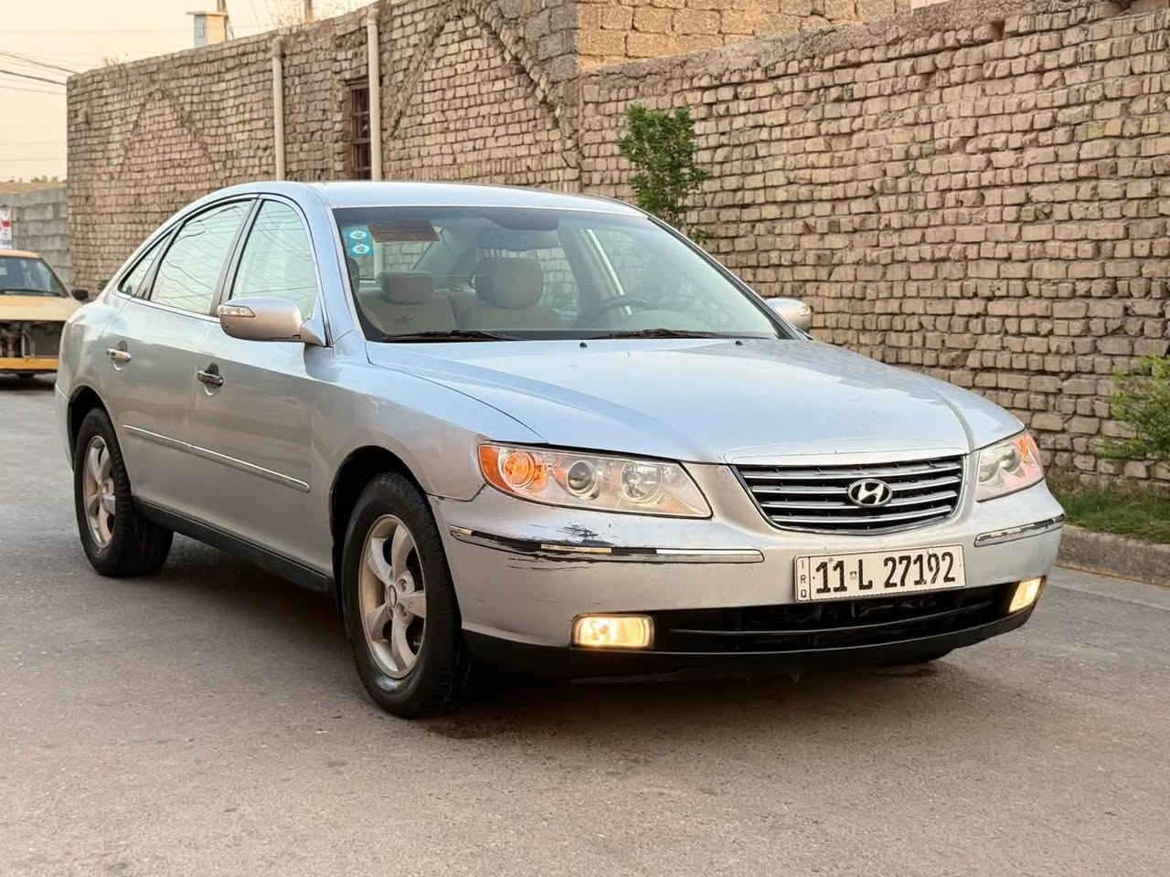 سلام عليكم
ازيرا ٢٠٠٨ خليجي رقم بغداد بسمي جديد
محرك 6 سلندر 2700 قتصادي مكفول 
تحكم جهتين كروز سرعه مرش شفط 
شاشه كامره تبريد قطعين ثلج صدر جديد 
تخم تاير جديد سياره جاهزه 
بيه بس جراد صندوك وجاملغ اماني ويرادله بوليش
مكان سياره بغداد سعر ٧٥ بيع مستعجل
***********
