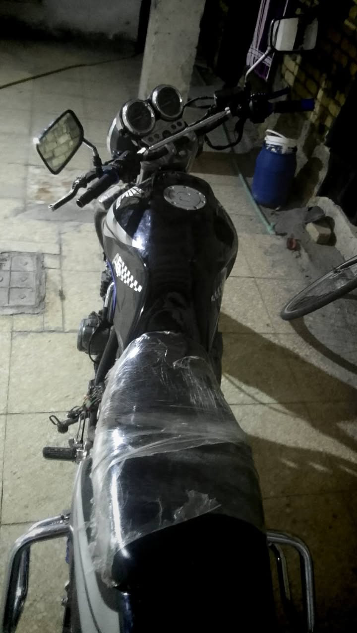 سيبي فور.  400 الجيل الأول. 16ولف.    أوراق أصولي . بيع مستعجل كلش. محتاز فلوسه عدي عمليه. الله يشهد.   ما متواجد خاص***********   وفدوه اذا بس تعامل لا تتصل وسعر رمزي لن مستعجل كلش محتاز فلوسه  سعره 9 ورقات.
