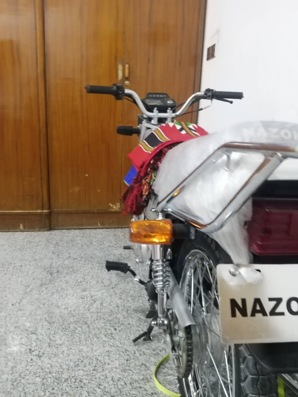 للبيع دراجه ساسوكي موديل 26 دراجه كفاله صارله شهر من طالعه اوراق سكنر سعر 800 وبيه مجال عنواني حله رقم الهاتف ***********
