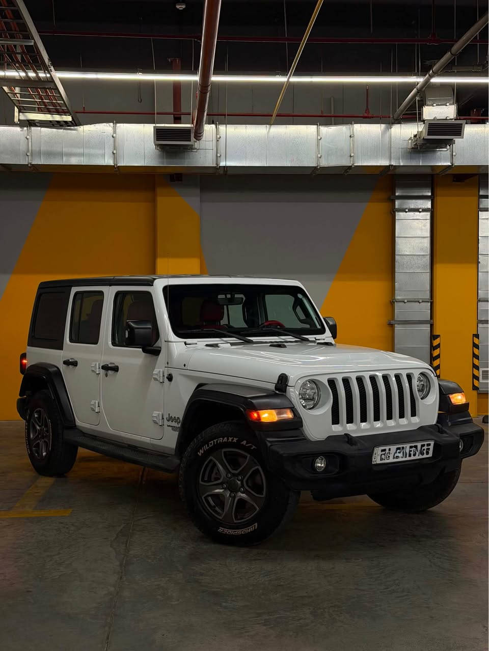Jeep 2018 jl  
سفری هارلم سپۆرت ئەنلمتد ٨٦ کیلۆمەتر  ڕۆشتوە سەیارەکە لۆکە 
ژم/*********** السليمانية, العراق
