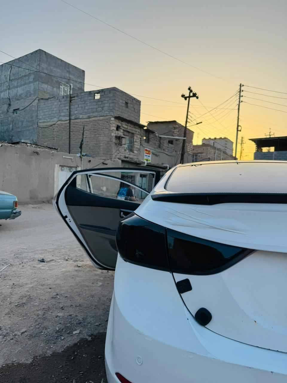 السلام عليكم مرخصه الادمن 
النترا مديل 16 خليجيه مكينه 1800 حداده جديده تبريد شغال منضومه زنون السياره بيها جاملغ الامامي مبدل وبيها بارد بلابواب
السعر 110عنواني بصره ابو الخصيب عويسيان
***********
اتصل وتدلل البصرة, العراق
