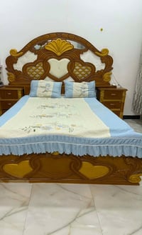 غرفه اخشاب • نظيفه • للبيع