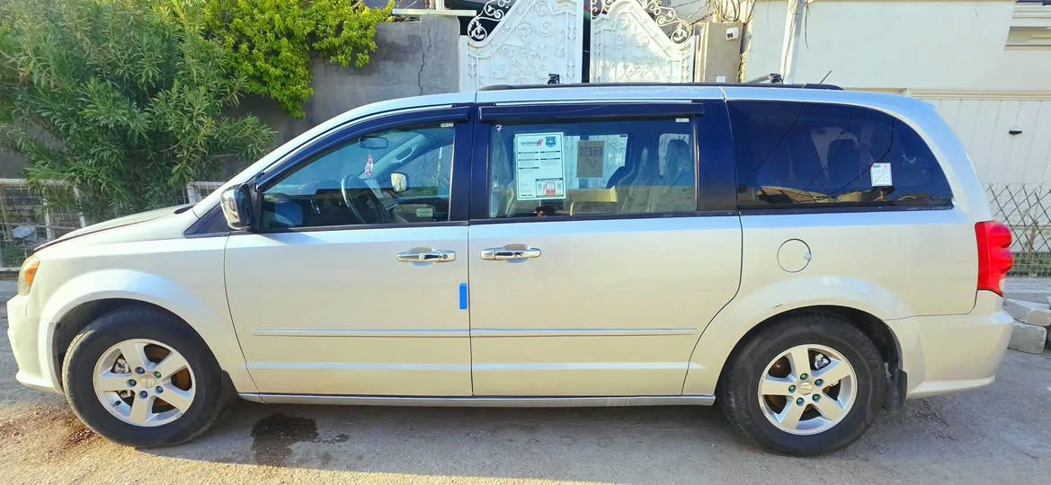 السلام عليكم للبيع فقط دوج كرفان 2012 مواصفات SXT حجم المحرك 3600 رقم الشاصي والضرر من امريكا موجود بالصور رقمها بغداد
السلام عليكم للبيع فقط دوج كرفان 2012 مواصفات SXT حجم المحرك 3600 رقم الشاصي والضرر من امريكا موجود بالصور رقمها بغداد 
السيارة مصبوغة حزام للجمالية ومبدل الباب الخلفي الي خلف السائق وبيها ضربة خفيفة يم البك لايت راجعة على البارد السيارة من ناحية الكير  والمحرك تمام اطلع تراي وين ماتريد التبريد يرادلة ادامة وفحص بس اني تاركة السعر 127 وبيها مجال قليل السنوية نافذة لغاية 2030 
مكاني السماوة محافظة المثنى 
للإستفسار الاتصال ***********
