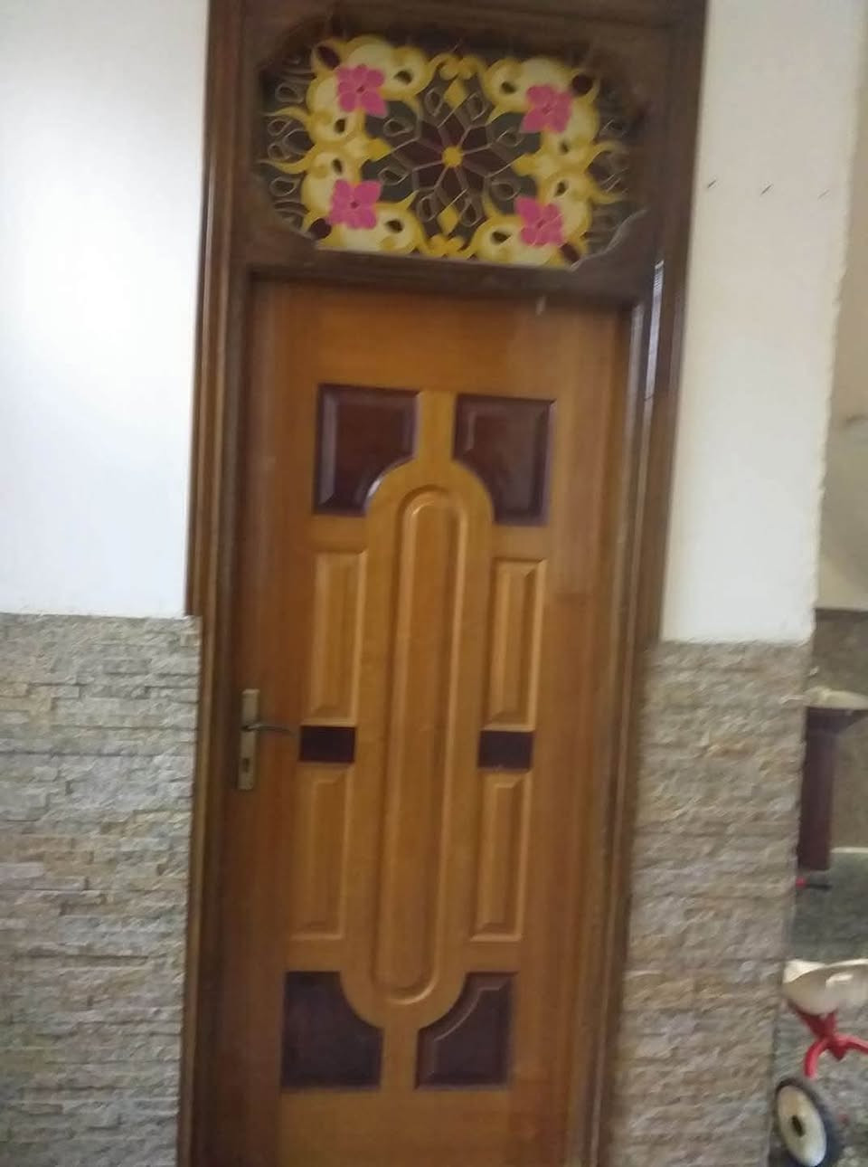 بيت لبيع مساحت البيت ٢٠٠ متر سند ٢٥  ابو خستاوي شارع حي صناعي
غرفت نوم ٤*٦ العدد ٢ 

كلدور ٤*٨ 

استقبل ٤*٦

مطبخ ٤*٦

درج دور

بيتونه ٤*٤ 

مناور العدد ٢ طارمه خير من الله حمام داخلي 

حمامات خارجيه  البيت بناء جديد
ستفسار تصال عله رقم ***********
