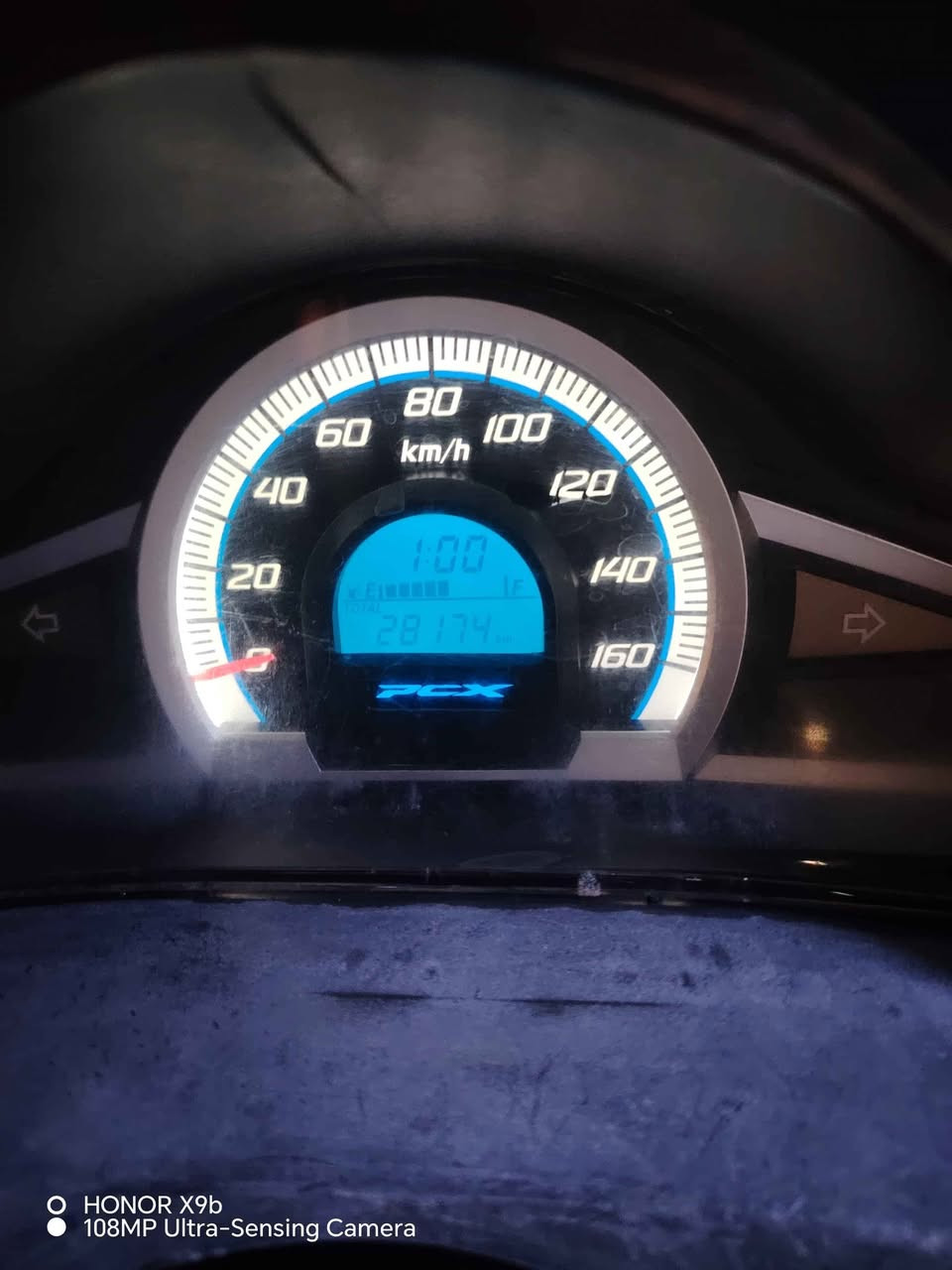 PCX • أبيض صدفي • ممشى ٢٨الف