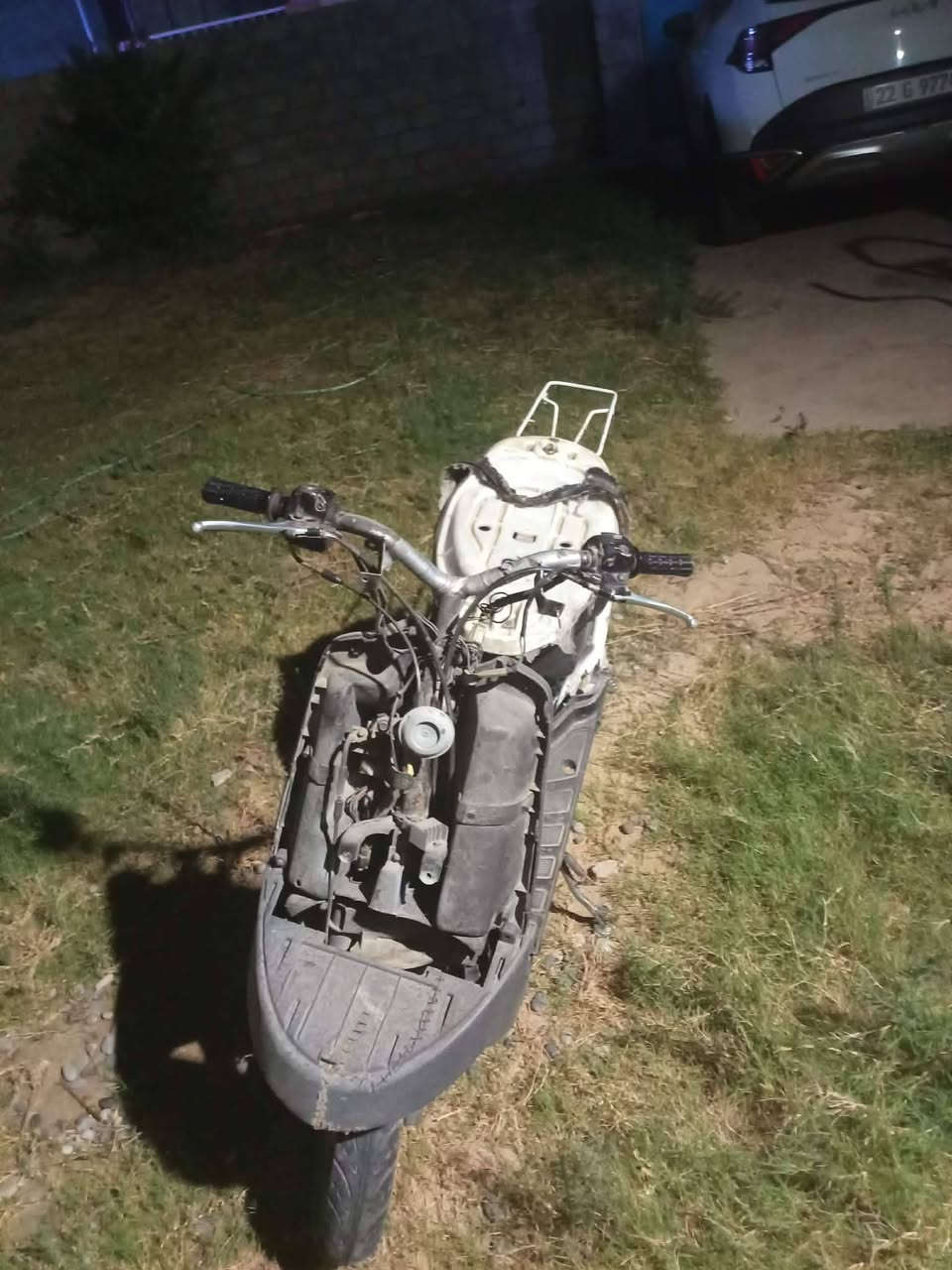 ماطور بوتين للبيع شاص شاصي ما ملحوم ومكينه شغاله بس ما يمشي يمكن القايش مكطوع لو غير شي معرف ابيع فحم من هل كاع عنوان حي التحرير قرب مدرسة رابعه العدويه بالعلماء ومن الله التوفيق رقمي ***********///***********
