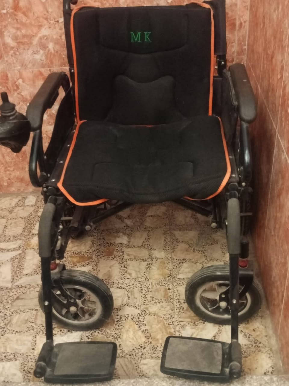 سلام عليكم عرباين 2 للبيع
وحده عاديه جديده بالكارتون سعرها ١٠٠ وبيها مجال، والثانيه شحن سعرها ٤٥٠ وبيها مجال مكاني بغداد منطقة الأمين الثانيه عندي توصيل
للإستفسار ***********

