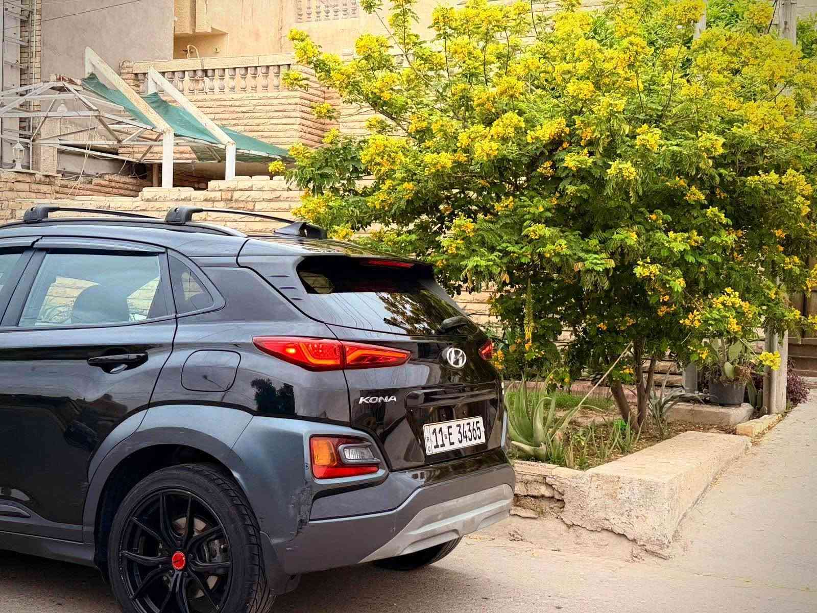 السلام عليكم حبايب 
هونداي كونا 
 موديل 2021 
مكينه 1600 تيربو 🚀🚀
 صور الحادث موضحه بالمنشور 
نص مواصفات 
بصمه 
دخول ذكي 
تدفئه كشنات 
ويل بلادي
حساس امامي خلفي
ابل كار بلي بلادي 
السعر 118 ورقه وبيها مجال قليل حك الجيه 
العنوان بغداد الجديده 
للتواصل *********** بغداد, العراق
