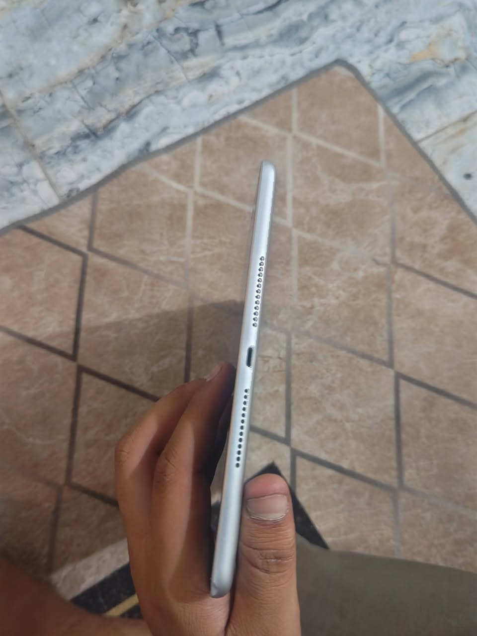 آيباد • بدون تفاصيل