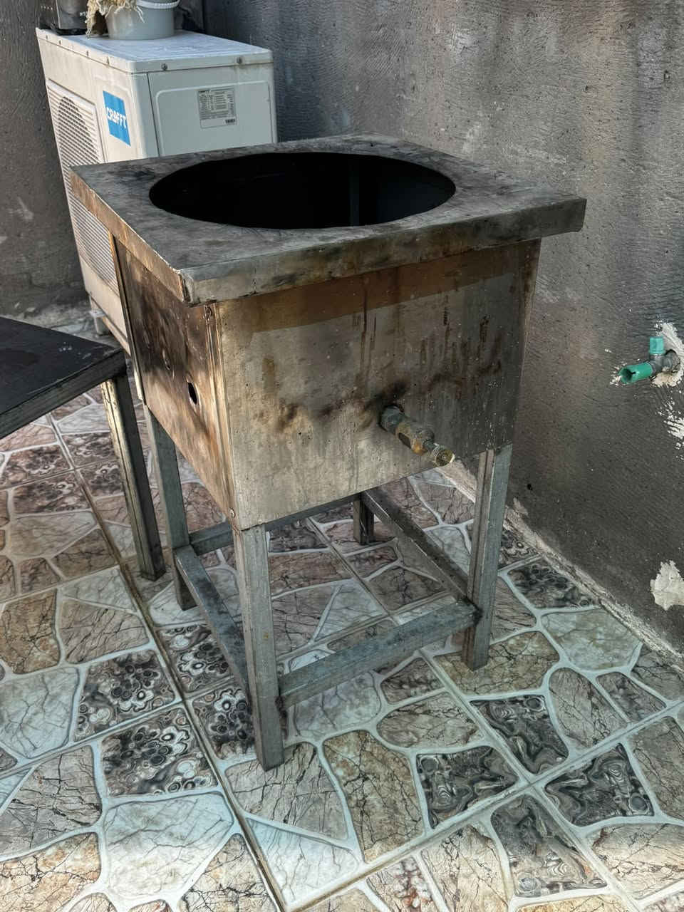 غراض مطعم
طباخ فلافل السعر ١٠٠
كابسة صاج السعر ١٠٠
المكان ديالى توصيل موجود
الاستفسار ***********
