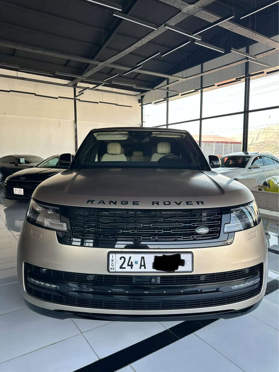 range rover vogue 2023 se P400 
رنج روفر فوك se 2023 فول مواصفات وارد امريكي كلين تايتل بي دعم و صبغ ٢ درگه هـ صبغ ستيره بي مشكيله بي دعم و ج تشته ك كامل ppf كريه ٥٢ هزار مايل ريڤه جوي سياره كامل شرت گير مكينه تحويل هه مي تشت شه رتن سعر: 97,000$ و مجال 
رقم: *********** دهوك, العراق
