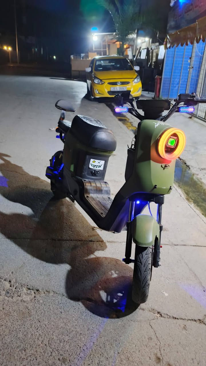 سلام عليكم دراجه r9 موديل ٢٠٢٥ بطاريات حلوات نضيفات موديل ٢٠٢٥ للون زيتوني أقوى فئه بالسوك من ناحيه سرعه 
الدراجه ماشيه ٩٠٠٠ كيلوا 
مابيه زلوغ 
مكاني كركوك واحد حزيران
*********** سعر 475  بيه مجال شي بسيط
