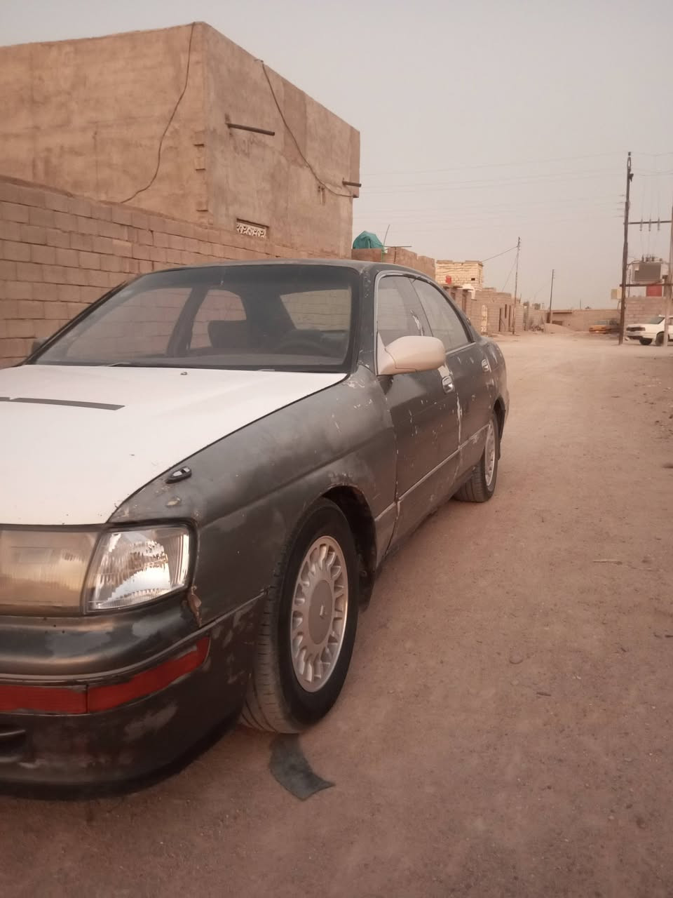 السلام عليكم سياره بطه كفاله عامه من العيب الشرعي رقم بصره انجليزي تحويل مباشر مكينه كير جدد سياره جاهزه عاوزها بس رشه الصبغ كفاله من الضربه والقص والنقل جثه ولصوليات والتحويل والغرامات السياره مال جناي سعر 36 وبيها مجال للشراي مكان السياره البصره ***********
