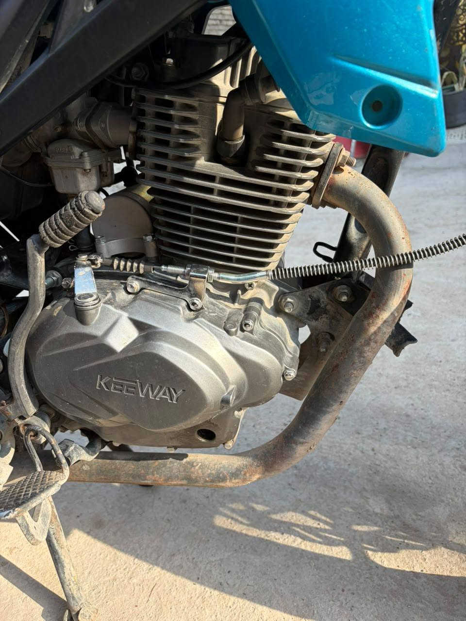 السلام عليكم من رخصت الأدمن دراجه كيوي RK موديل 22 رقم بغداد مشروع وطني رقم مميز 150cc دراجه احله من الصور نضيفه مكينه ما مفتوحه سعرها 1900 او بيها مجال بسيط للأستفسار *********** واتساب او رصيد متواجد
