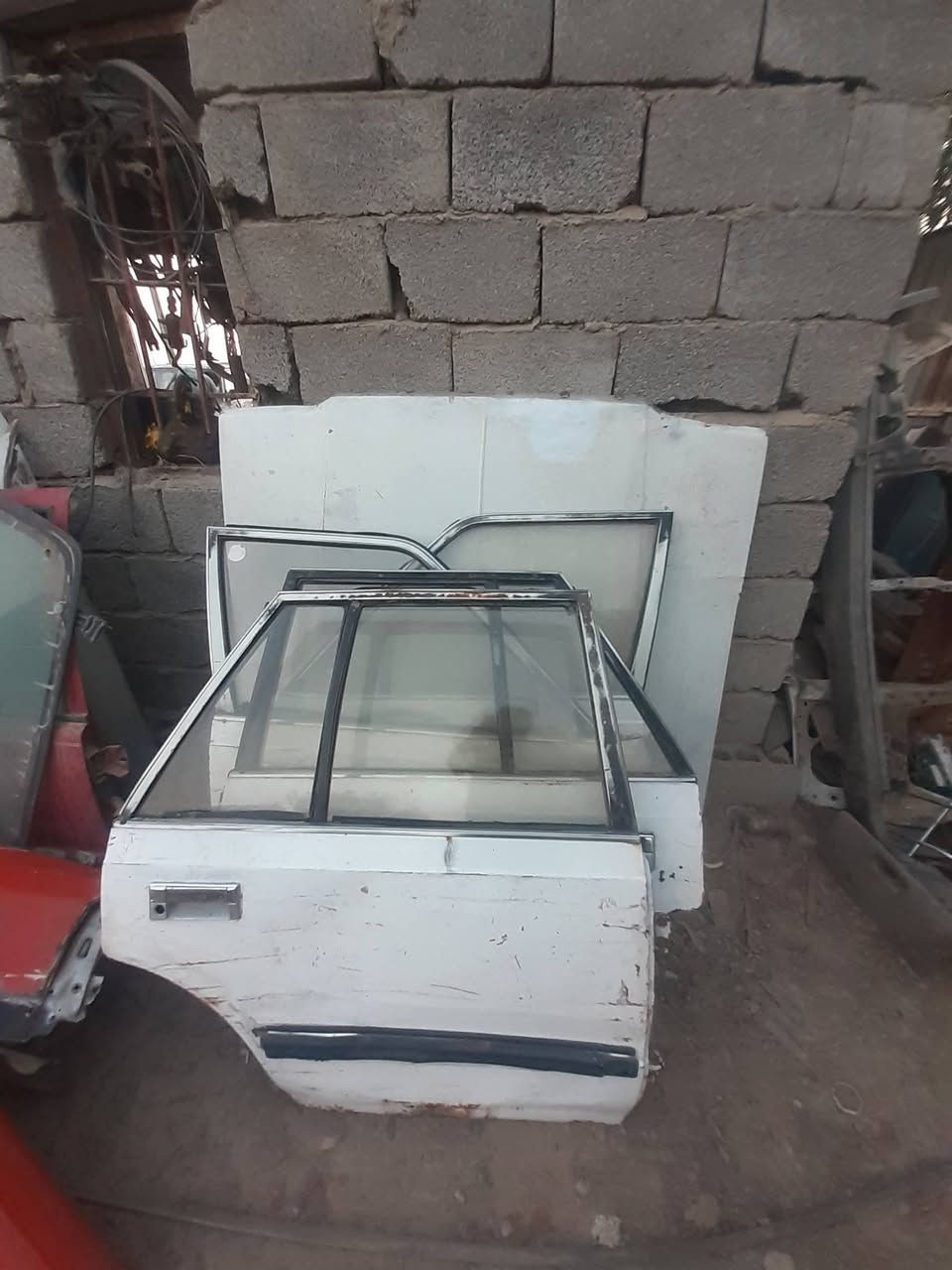 للبيع اغراض سوبر 85 بيبان اربعه بانيت وجنطه اكشن نظيف اغراض كامله عندي عنوان الكوت قضاء الحي الشراي ينتصر على الرقم***********
