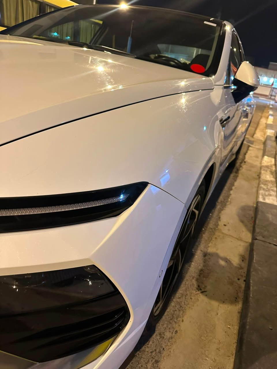 سوناتا 2025 خليجي فول Vip بنوراما بصمه داخل لونين كشنات حلد وكهرباء تشغيل عن بعد كامره حساسات سياره بيه بارد بين البابين وبيه ربع صندوق خلفي صبغ فقط بدون ضرر سياره بصره حره تحويل للبيع او مراوس السعر 210 
ستفسار *********** البصرة, العراق
