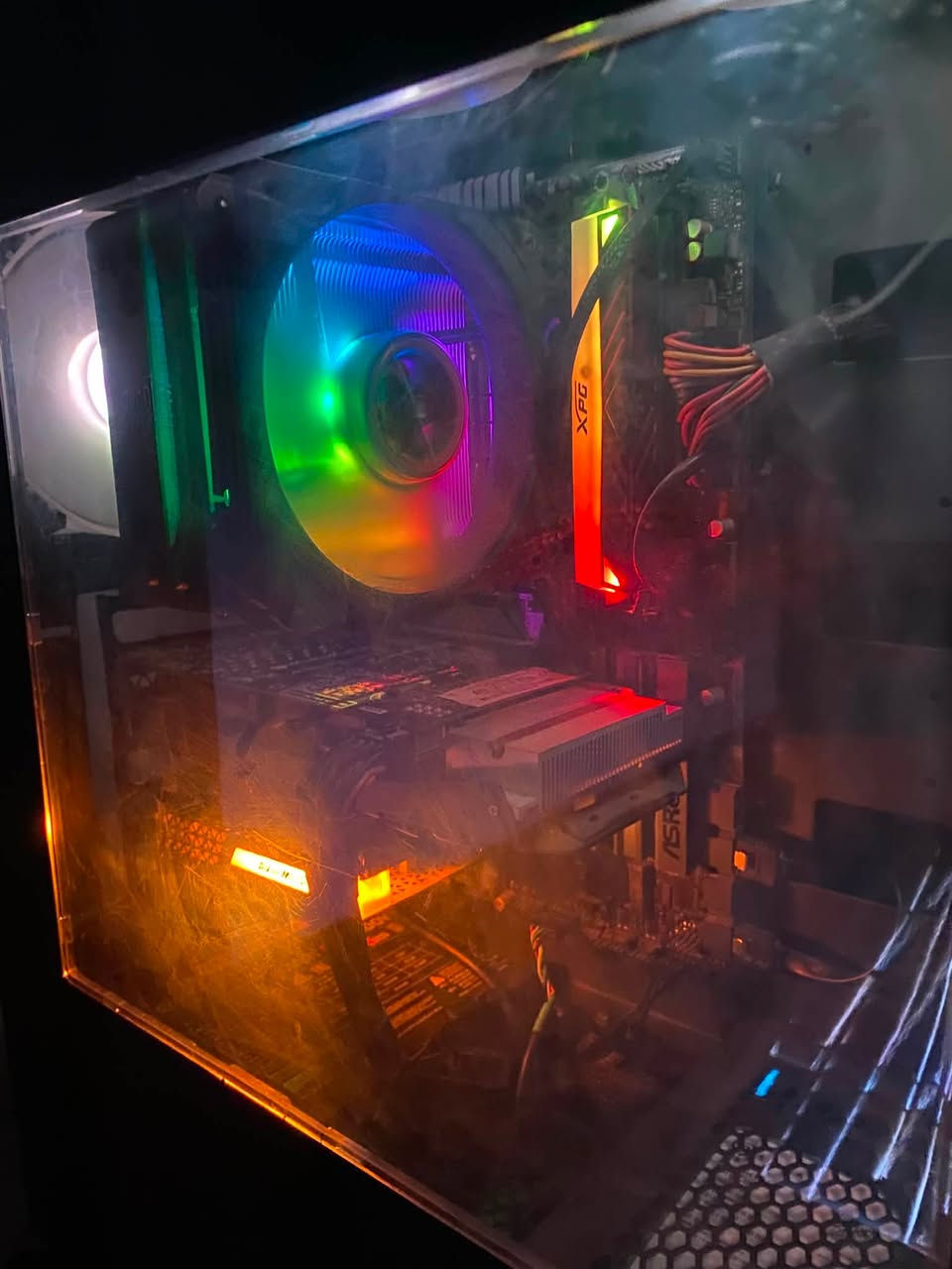 تجميعة مرتبة للالعاب والبثوث  وكلش نظيفة اداءها مرتب
المواصفات : 
كرت الشاشة : GTX 1660 SUPER 6GB OC

المعالج : AMD R5 3600X

المبرد : من كولر ماستر RGB

الرامات : 16GB من XPG DDR4 3200

المذربورد :ASRock b450 pro4

التخزين : SSD 256 للنظام، وHDD 512 

كرت الفيديو الخاص بالبثوث :  AVerMedia Live Gamer 4K

البور سبلاي : 600Watt bronze من ثيرمال

 الكيس : من ديب كول 6 فان RGB

نظام التشغيل: ويندوز 11 pro مفعل

رقمي للتواصل : ***********

توصيل متوفر لكل المحافظات 

سعرها : ٦٥٠ الف قفل ونهائي حبايب ما اكدر انزل ربع لين كرت الصوت وحده فوك ٥٠ الف
