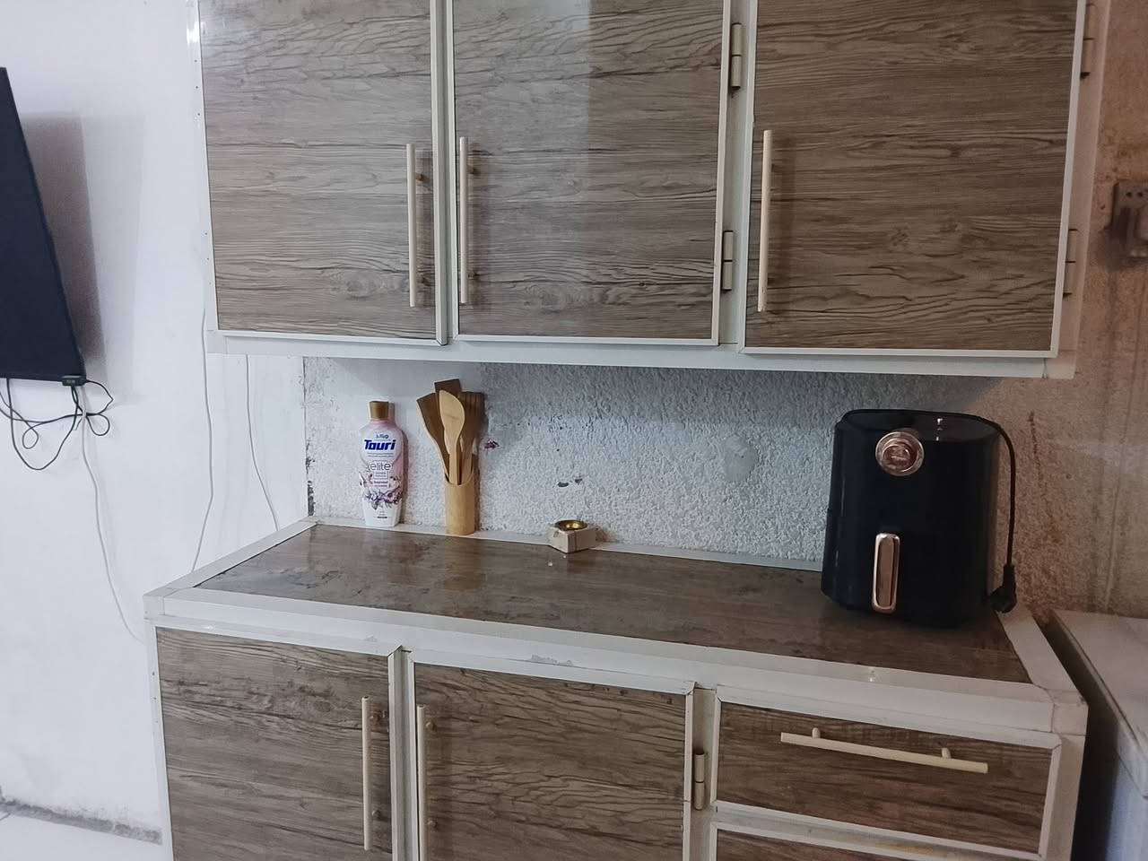 كاونتر للبيع 3قطع ضرر باب السنك مكان بغداد الشعب ***********
