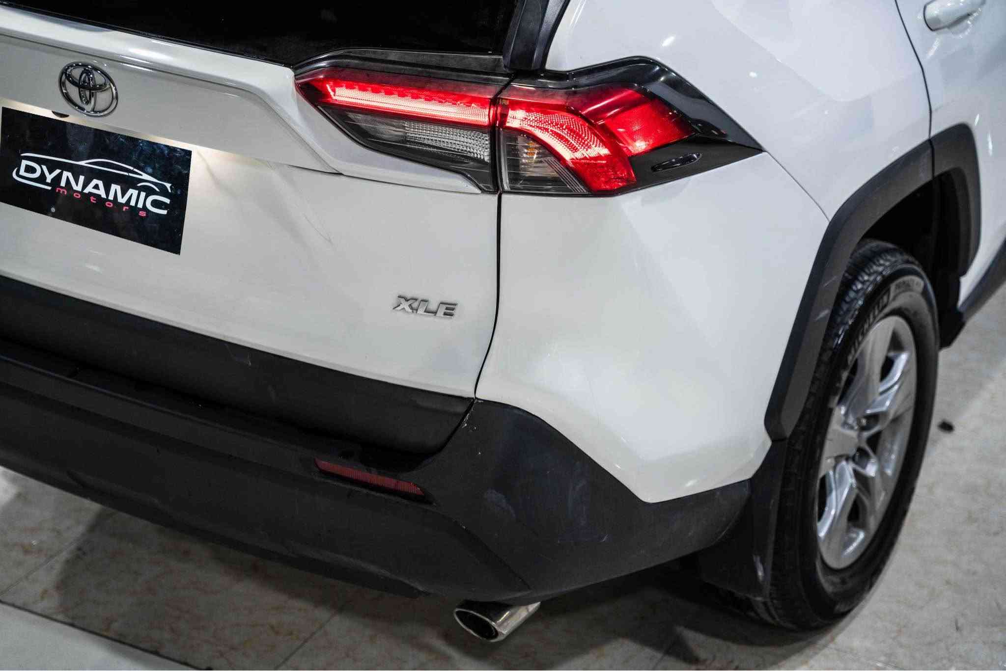 2024 TOYOTA RAV4, XLE
سلايت 🔥🔥🔥

موديل :2024
مواصفات : XLT
محرك : 4 سلندر
وارد : امريكي
عداد : 19,000ميل
صبغ : ١ قطعة و ٢-٣ مكان صغير بارد
ارباك : فقط بردة 
رقم : ( موقط)
ناونيشان هةولير جادةي حديد و خشب پيشنگاي دايناميك موتورز
بو زانياري زياتر پةيوةندي بكةن بة وتس اب

📞***********
📞*********** أربيل, العراق
