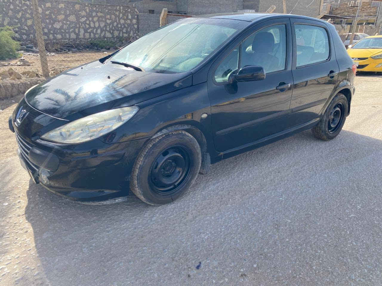 للبيع بيجو 307 موديل 2006.
المكينة الچبيرة 2.0 
گير مكينه سليم.
تبريد شغال.

صبغ عام جمالية.

السعر 55 قابل للتفاوض.
 السيارة بغداد بإسمي
للإستفسار 
***********
مكانها بابل.
