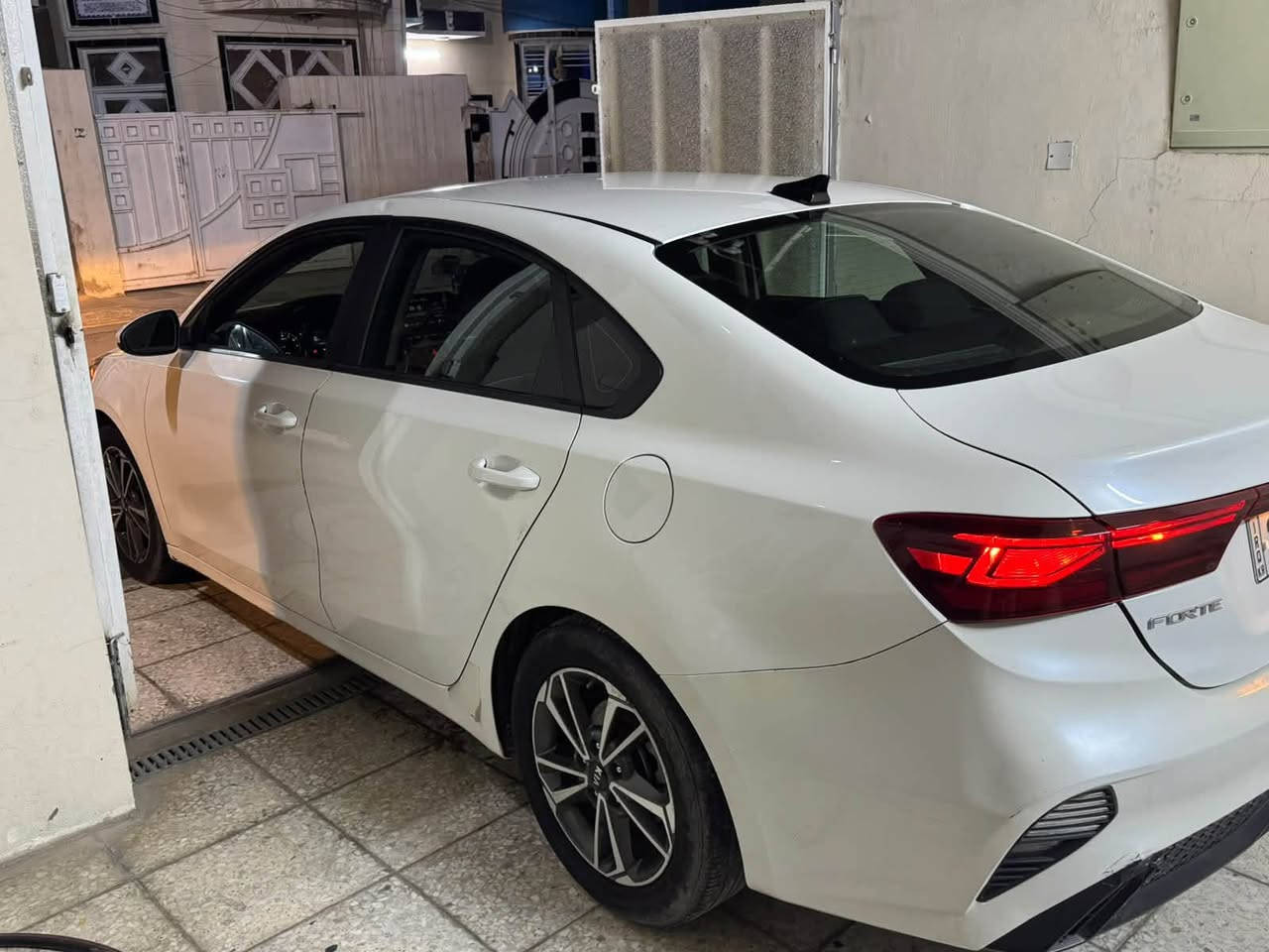 السلام عليكم
للبيع
فورتي 2022
Lxs
محرك دوش 2000 
عداد مشي 74000mi
السياره جاهزة بدون نقص 
شاشه حجم كبير تدعم خرائط 
كامره خلفية + كامره رادار اماميه 
ويل كب بلاد 
لايت عدسات 
مود درايف 
مانع انزلاق 
تنبيه خروج من مسار 
فول تحكم ستيرن مع قياده ذاتيه 
شاشه اعطال 
حادث سياره مرفق مع صور 
جاملغ وباب خلفي ايمن صبغ 
وعندك صفحة السايق كله كلير امريكا
عنوان : كاظمية جكوك 
السعر 118$
استفسار : ***********

