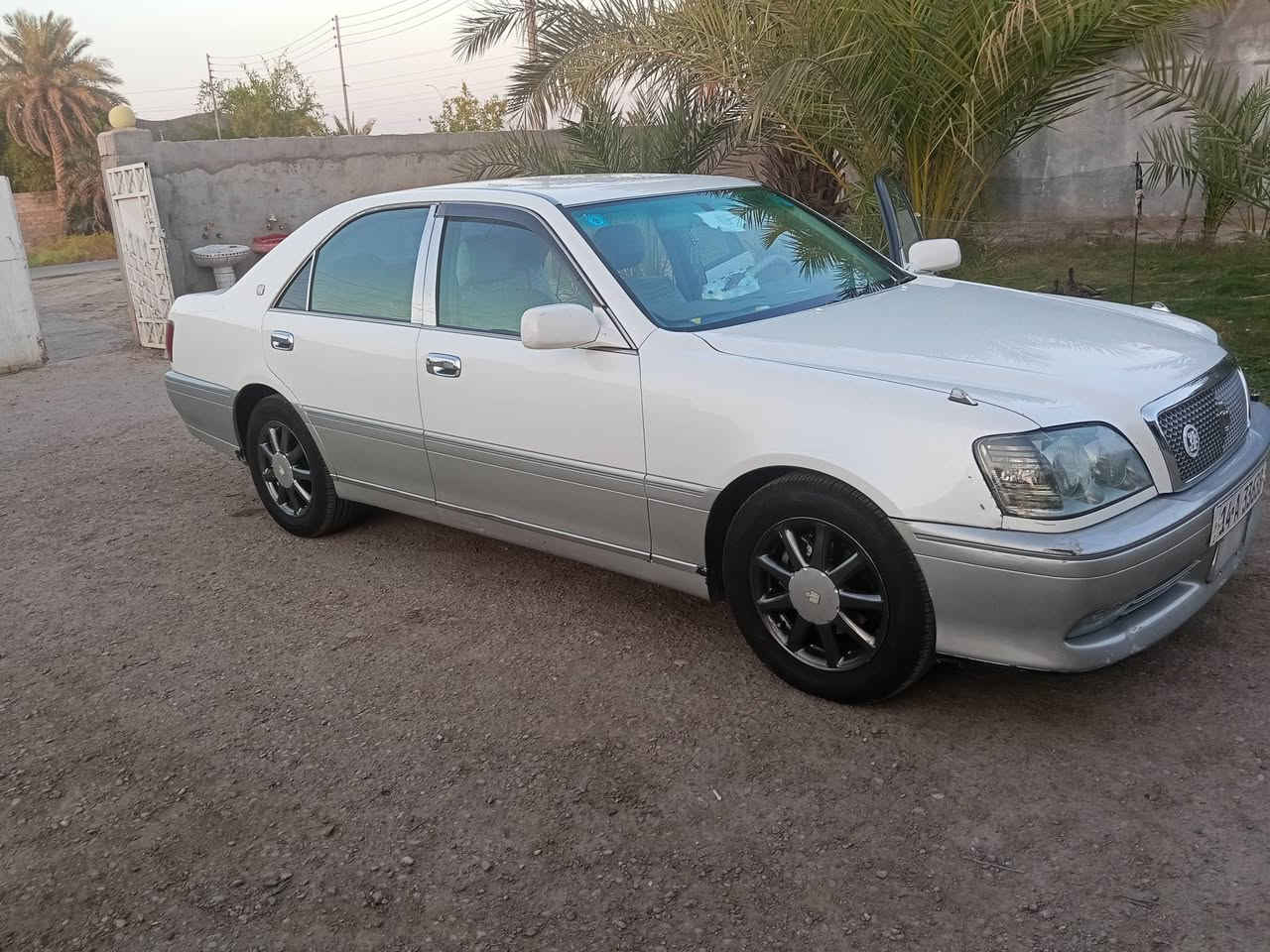 سلام عليكم
كراون ( جنون ) للبيع موديل 1999 سياره جاهزه كله جديد تخم تاير حداديه جديده منضومه تبريد جديده رقم بصره السونار مرفق مع الصور مكان السياره العماره اخوان انا مكلف بالنشر ـ.
للاستفسار اكثر الاتصال على الرقم***********

