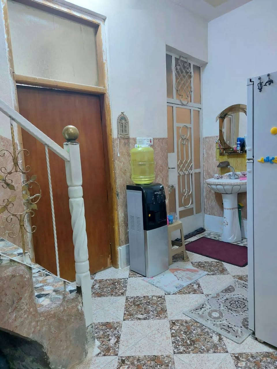 دار للبيع المساحة 100 م2 طابو زراعي طابق واحد
يحتوي على غرفة نوم 5*5 مطبخ 3*3 استقبال 3*5 وصالة وحمام ومنور وصحيات خارجية و كراج البيت ارضيته سيراميك وكذلك جدران المطبخ والحمام يحتوي على سطحين ينبني 3 غرف 
بناء 2015 ( كياعين بيت ابو حجار )
الموقع بهرز حي السلام قرب اسواق السلام 
السعر  55 مليون وبيه مجال للاستفسار على الرقم *********** ومتوفر واتس اب
