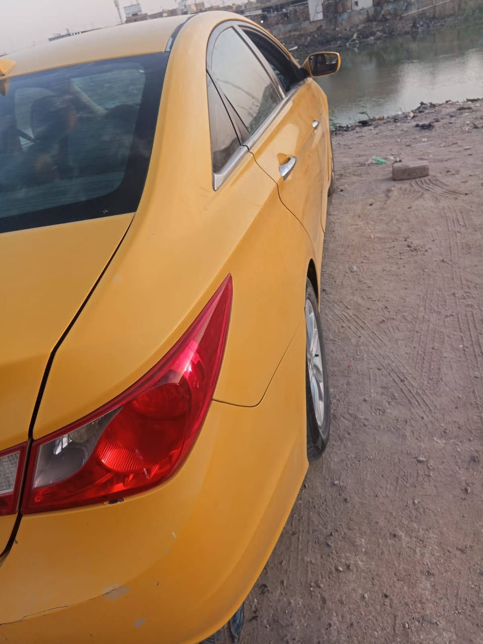 سوناتا أمريكي 2011
محرك 2400GDI
تبديل جاملغ امامي جهة العبري مع تصليح خفيف في البنيد مع ضربه بسيطه خلف التاير... 
مصفره هيئه وغرامات بأسمي تحويل مباشر او وكاله رقم انكليزي سنويه نافذه لغاية2030
السعر 75 وبيه مجال للشراي 
الإتصال على الرقم ***********سونار موجود 
تبريد ثلج حداديه ٧٥٪
