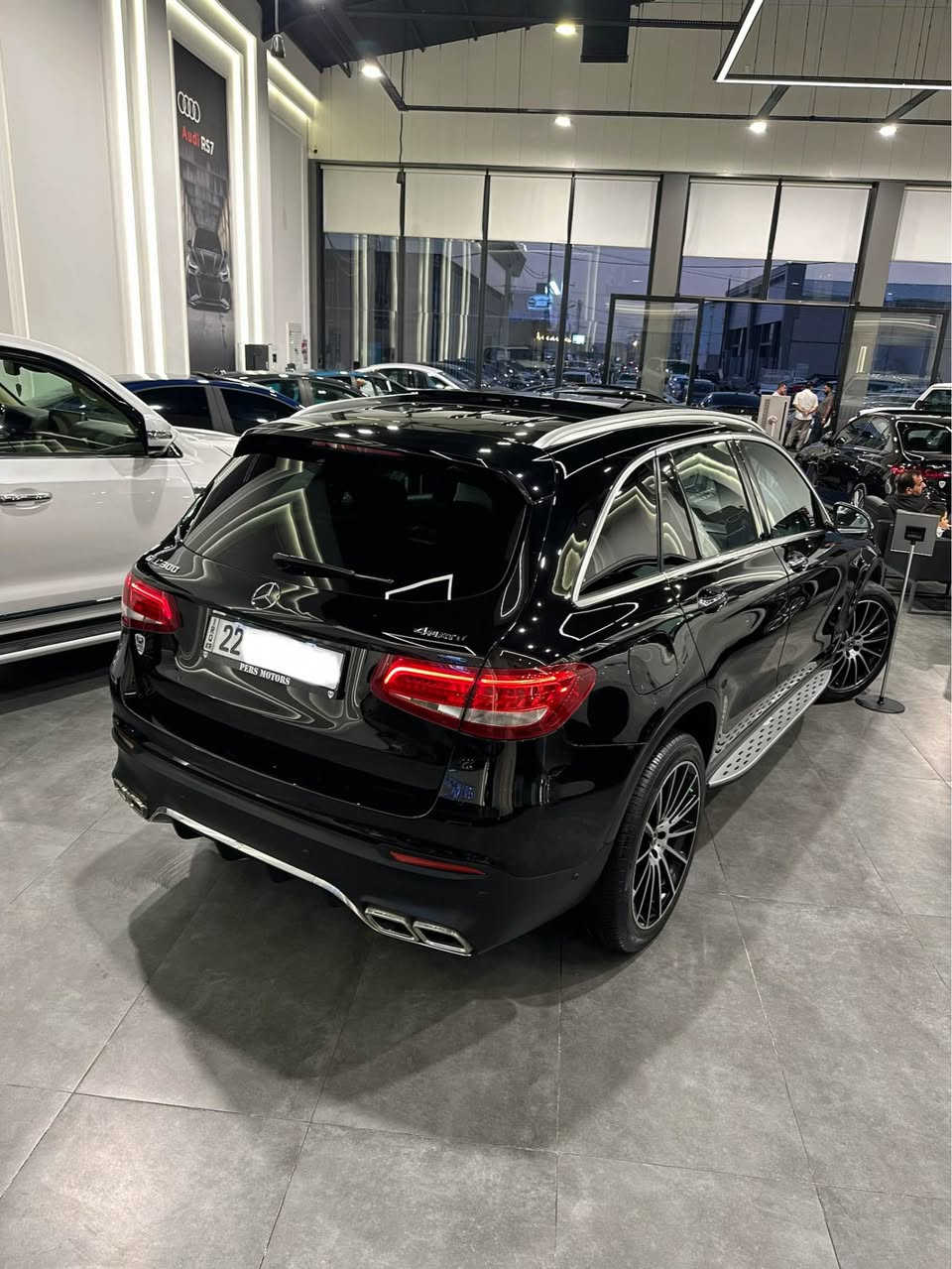 تحيه للأعضاء الكروب 
للبيع 
Mercedes-Benz 
Glc-300 AMG
2017
اللون اسود ملكي ♠️ 
وارد الماني ضمان دولي

المواصفات فول فول للاخير
‎رادارات اماميه وجانبيه 
نقاط عمياء
كشنات جلد وكهربائي وتدفئة 
تحكمات استيرن+شيفتات
استيرن كهربائي
مقاعد خزن  ميموري
سقف بانوراما
ماوس تحكم نظام الترفيه 
لايتات ليد نهاري امامي وخلفي 
وبقيه المواصفات المعروفه 
بي ٢-٣ مكان شوية pdr نص شبر
للتفاصيل اكثر 
***********     كورك ، واتساب، فايبر

مكان السياره اربيل معرض پیرس موتورس 🇩🇪 أربيل, العراق
