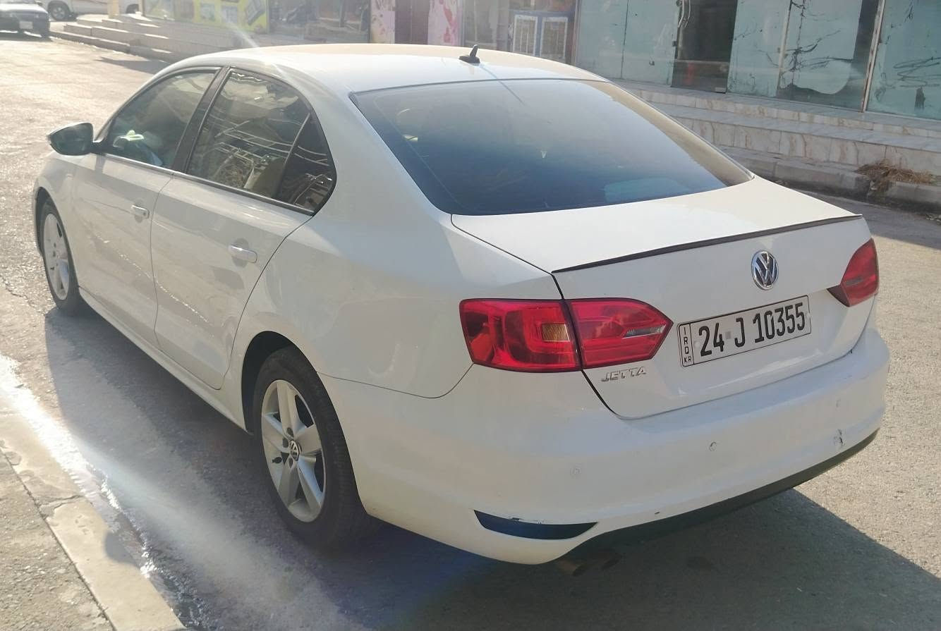 سلام عليكم
بيع فقط
جيتا خليجي
 موديل 2014
  بيها جاملغ صبغ و تعديل بارد بل باب كير محرك شرط محرك ( 20 ) تنفس طبيعي طخم تايرات جديد رقم سنويه جديد تحويل نفس اليوم السعر 95 بي مجال قليل مكان السياره دهوك دوميز رقم موبايل *********** وتساب دهوك, العراق
