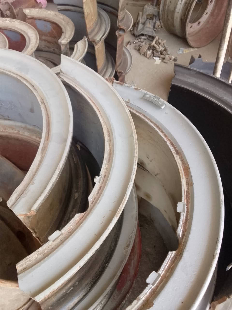 من رخصت الادمن تايرات مع ويلات للبيع بل ناصريه***********بيه واتساب
