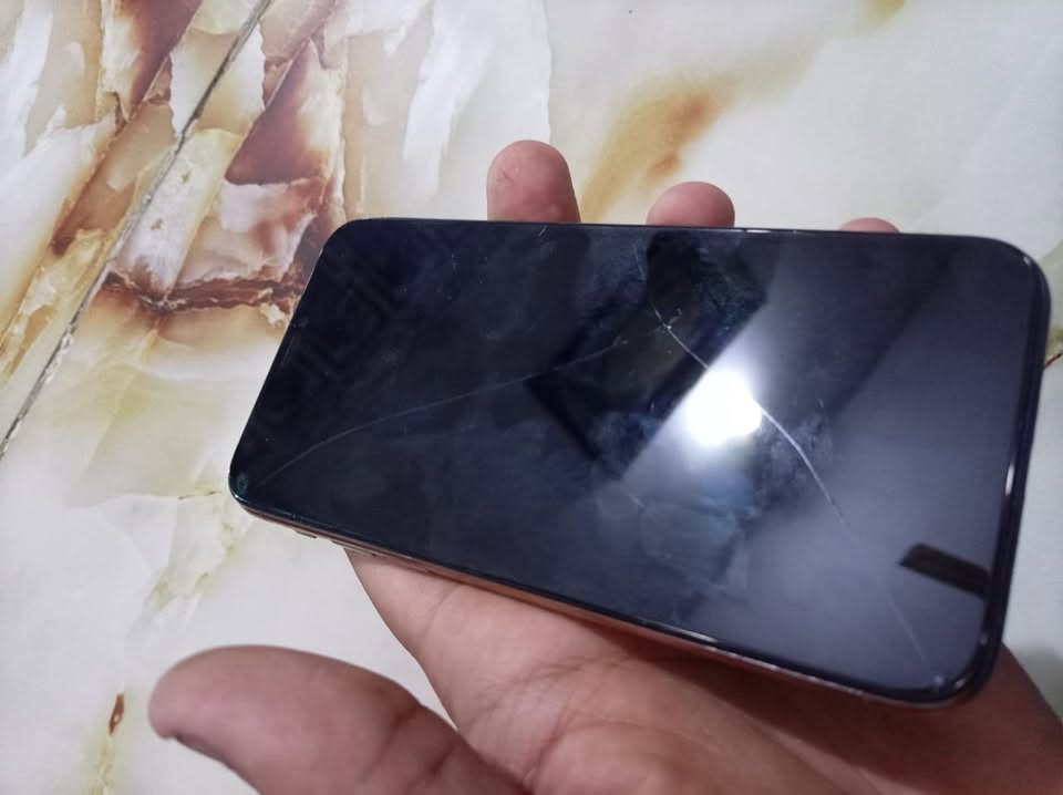 آيفون   11pro (175$)
ذ٢٥٦
ب١٠٠
مكسور الضهر و الكلاصه مالت الشاشه بيها فطر 
فيس إيدي متوقف بالتحديث 
بغداد مدينه الصدر ***********
