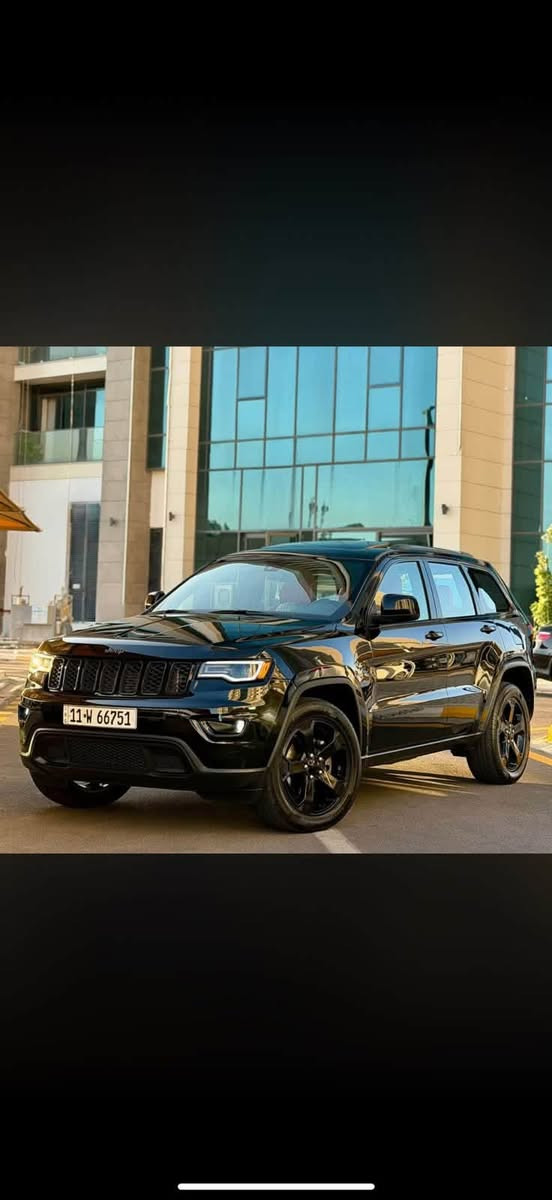 جيب بلاك توب 2018 … السعر 183 

فول موصفات 

1. فتحه سقف 
2. شاشه كبيره 
3. داخل احمر 
4. شاشات خلفيه 
5. لايت لد + زنون 
6. صندوق كهرباء 
7. حساسات 
8. كأمره خلفيه 
9. نظام سبورت نظام ايكو 
10. تشغيل عن بعد 
11. سستم سماعات 
12. كشنات تدفئه 

13. استيران تدفئه 

14. رقم بغداد تحويل مباشر 
15. ماشيه 90 

16. حادث جاملغ و بنيد سطحي ايرباك سستم راجع
***********
