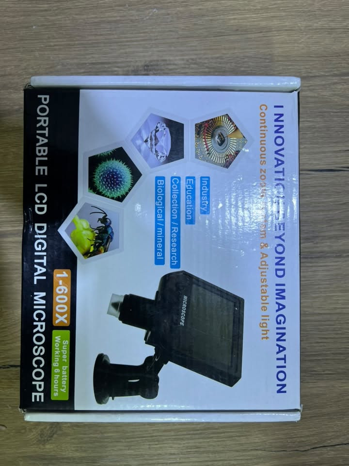 🔬 مجهر رقمي محمول 1600X – شاشة LCD
مجهر رقمي محمول LCD مناسب للفحص والتكبير، ويتميز بشاشة عرض مدمجة وإضاءة قابلة للتعديل.

المواصفات:

امكانيه الربط على للابتوب وعرض الصوره اذا اتريد صوره اكبر 
وجود منفذ للرام 
* 🔍 تكبير يصل إلى 1600X حسب مواصفات الشركة.
* 📺 شاشة LCD مدمجة للمشاهدة المباشرة.
* 💡 إضاءة قابلة للتعديل.
* 🔋 بطارية مدمجة.
* 🧪 مناسب لفحص الإلكترونيات والدوائر والقطع الصغيرة، وكذلك الاستخدام التعليمي والبحثي.
* 👜 تصميم محمول وسهل الاستخدام.
سعره 50 الف 
مكاني بصره كرمه علي 
رقمي ***********
