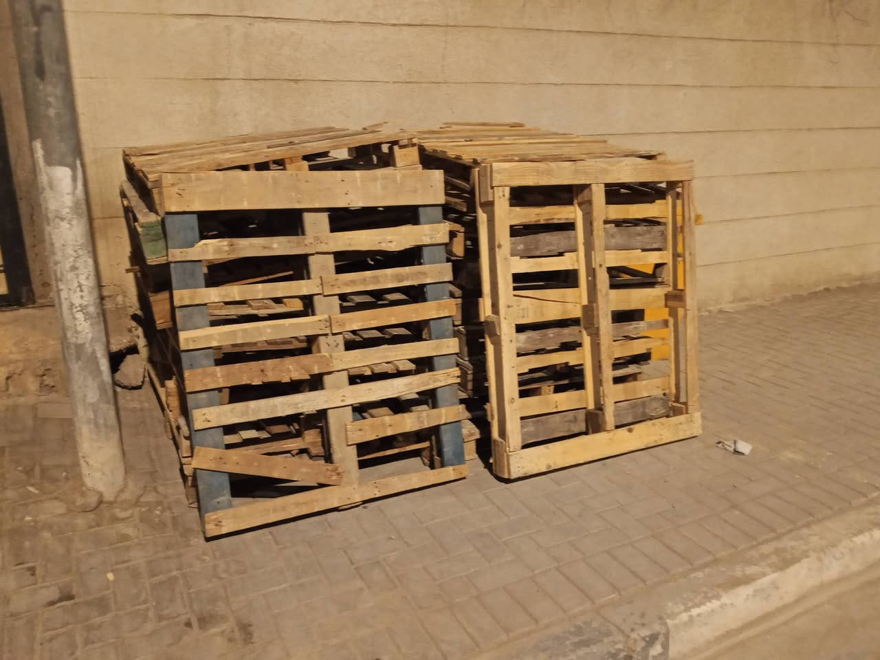 للبيع 21 سكيبه
البصره القبله حي الجامعه 
***********
