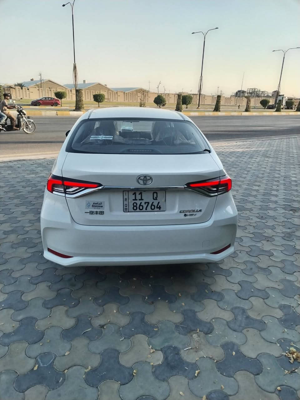 تويوتا كورلا هايبرد شكل خليجي 2024 🪬
السياره ماشيه 15ع اديه✈️

سياره اني مستورده من شركه الجاسم اني رقمته

سياره مدوشمه دوشمه عامه 

محرك 1800 

رقم بغداد بسمي 🖐️

مكفولة كفالة عامة ✌️

مواصفات : ⚔️

كشانه سود بلادي مو كهربائية 👍

فتحة سقف ✔️

بصمة تشغيل🫆

كامرة خلفية📷

رادار امامي☑️

شاشة جبيرة🖥️

أوتو هولد 

سايد بريك بصمة☑️

تحديد مسار🛤️

مثبت سرعة ✔️

كار بلي

السيارة نضيفه بحالة جيد جدا ✅🤍

( السعر 159)بيه مجال بسيط 

مكان السيارة الفلوجه

***********
