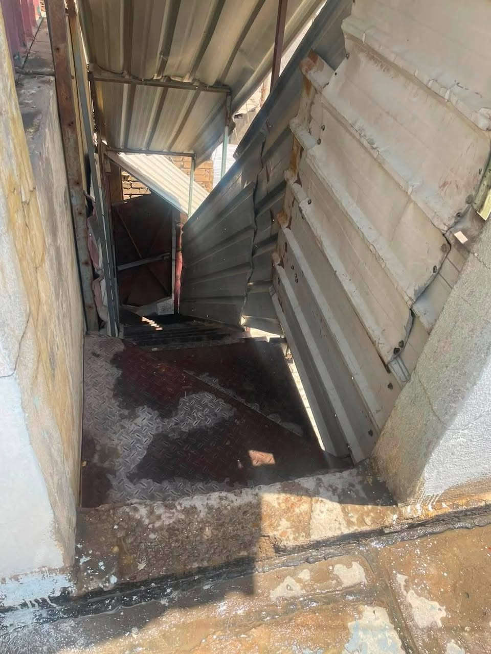 السلا عليكم مشتمل طابق ثاني للايجار 225 الف شارع 15 من ناحية الضغط متوفر واتساب للمراسلة ***********
