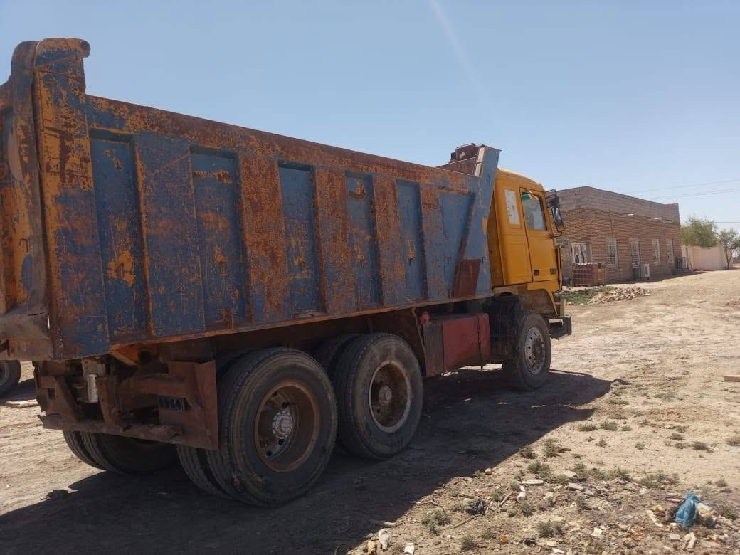 السلام عليكم فولفو للبيع اف 12 جير 4 × 4 تخوم تاير مكينه 21 سنويه باسمنا شاص مكفول بودي قلاب
***********  0780489333
